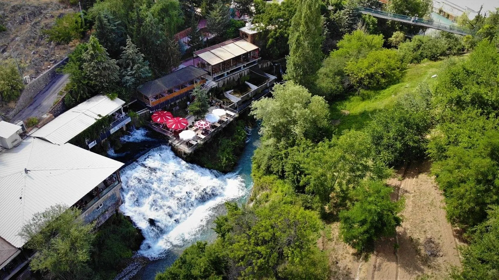Dünyanın en genç şelalesine ilgi yoğun