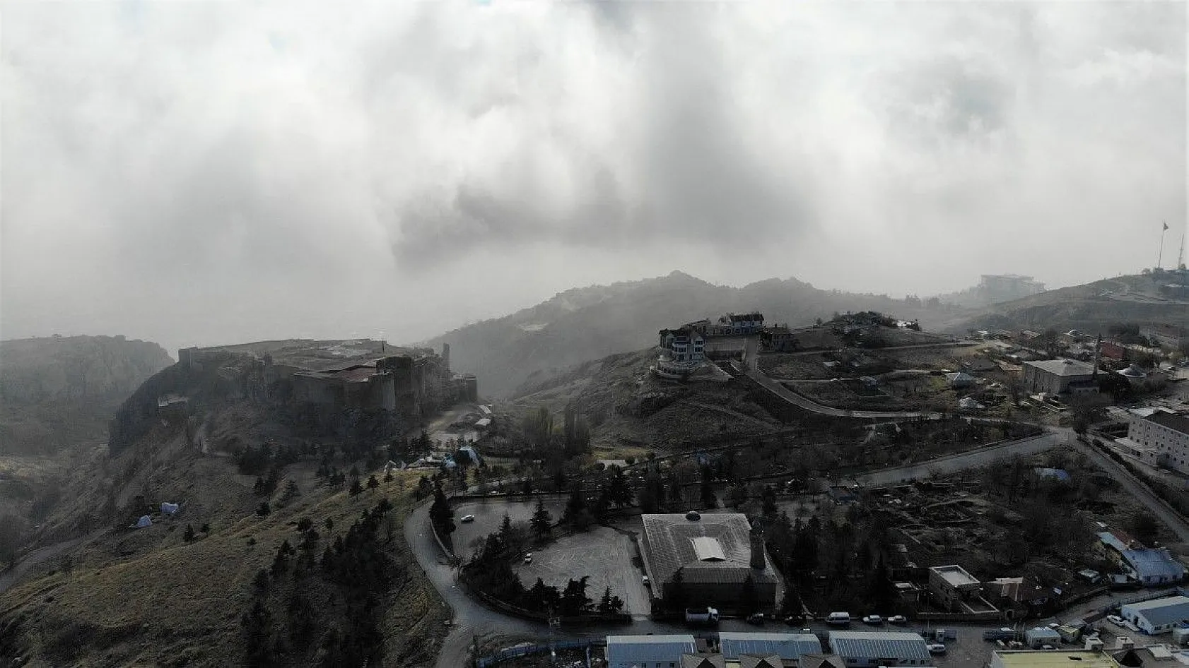 Harput'ta sis bulutlarının görsel şöleni