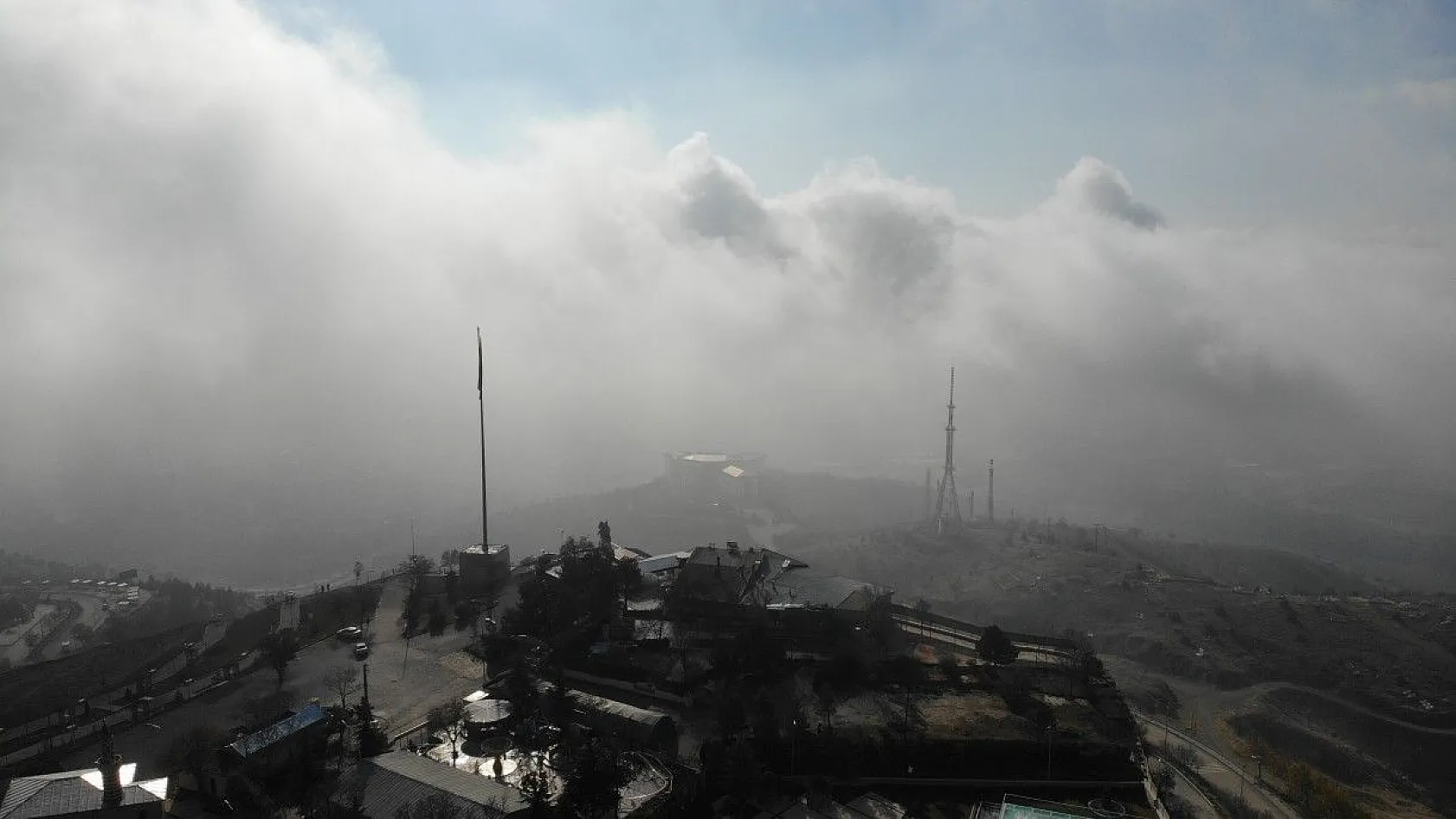 Harput'ta sis bulutlarının görsel şöleni