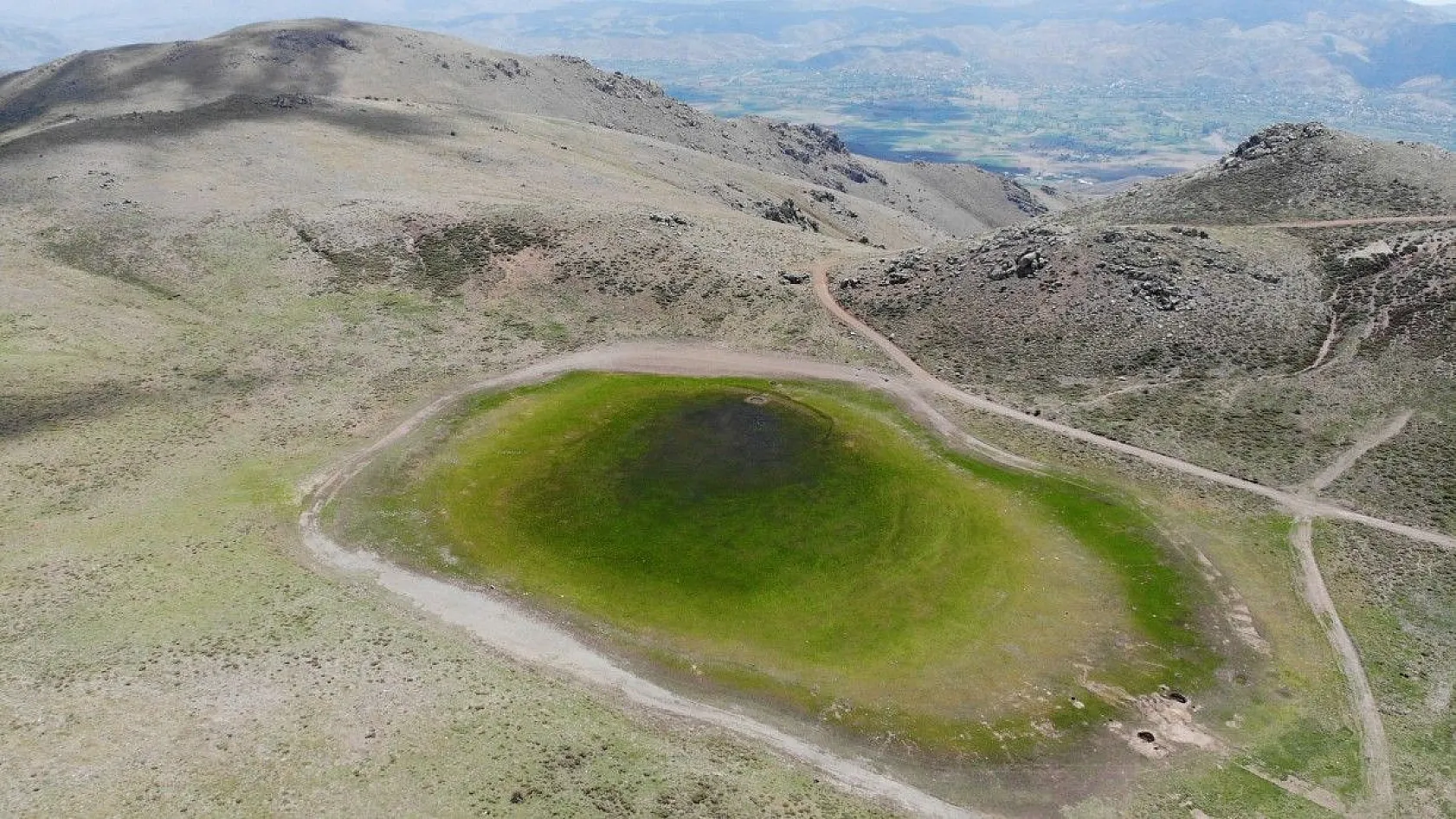 Kalp Gölü tamamen kurudu