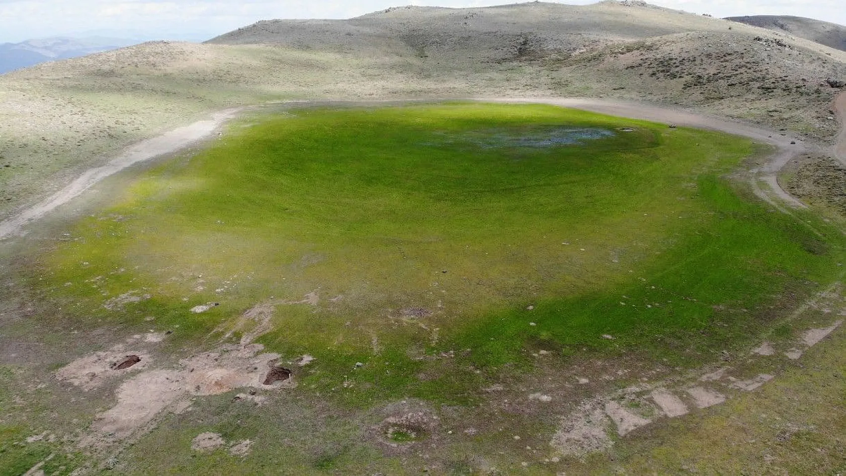 Kalp Gölü tamamen kurudu