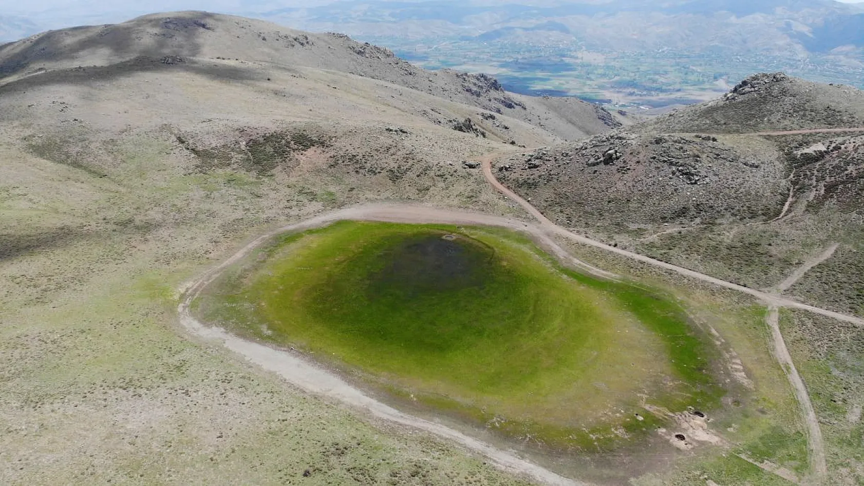 Kuruyan Bervi Gölü yağışlarla yeniden canlandı