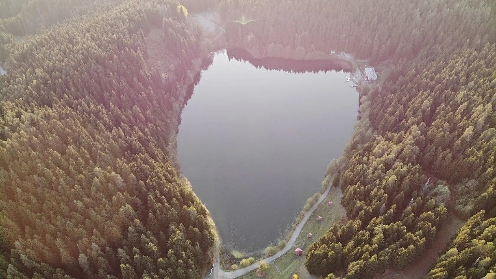 Fotoğraf tutkunları sonbaharda sakin şehir Şavşat'a akın ediyor