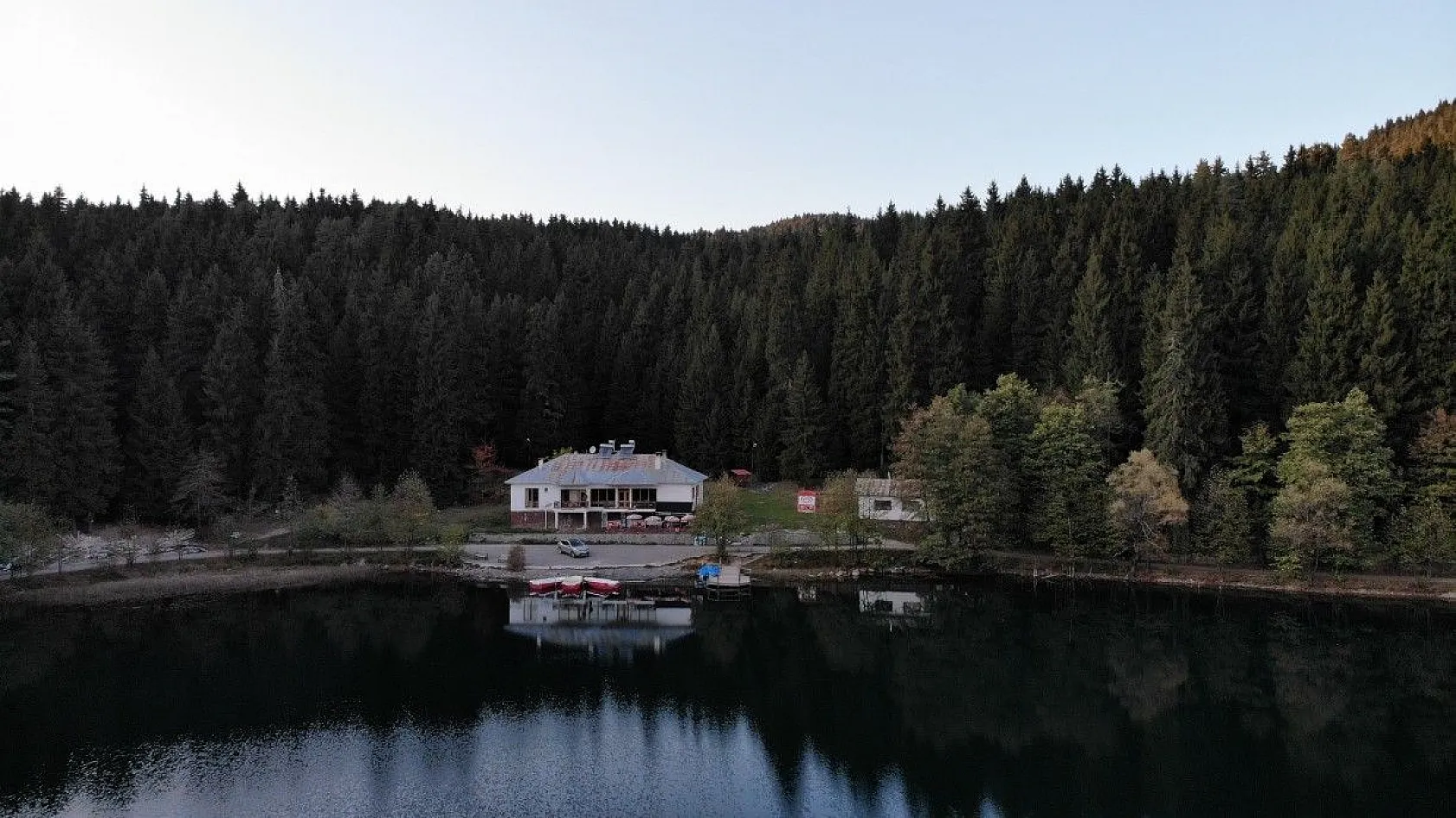 Fotoğraf tutkunları sonbaharda sakin şehir Şavşat'a akın ediyor