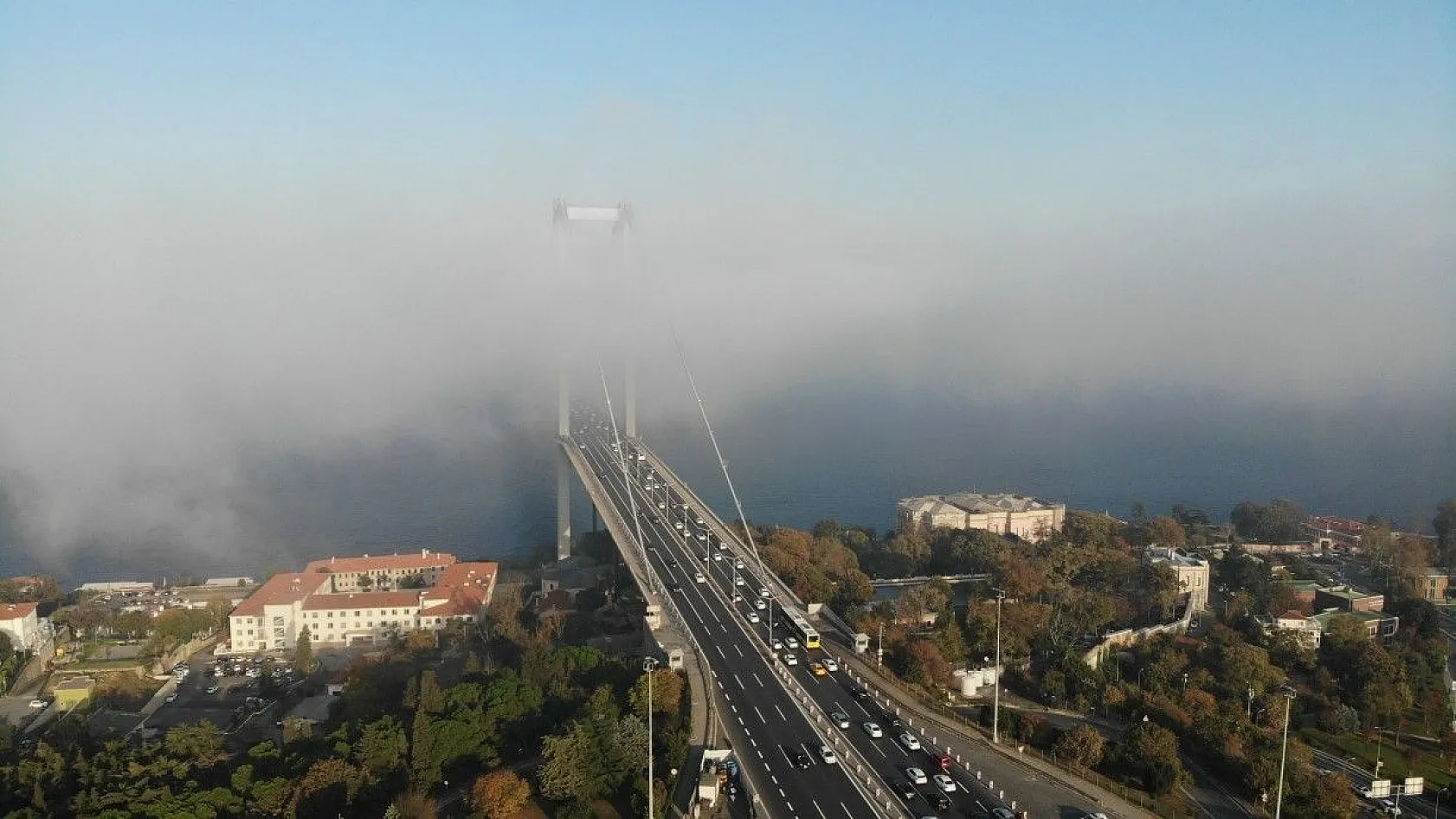 İstanbul Boğazı'nda muhteşem sis manzarası