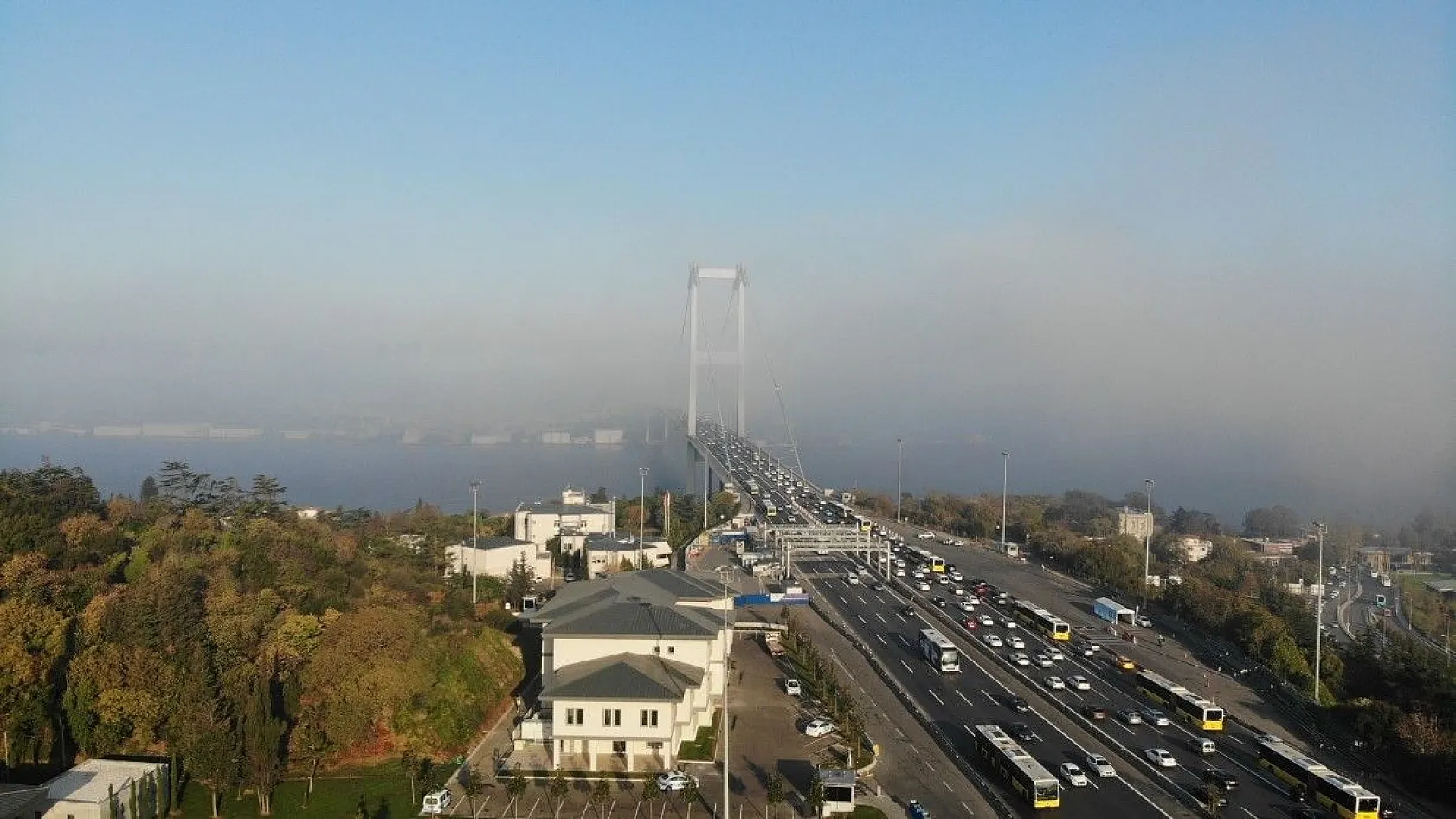 İstanbul Boğazı'nda muhteşem sis manzarası