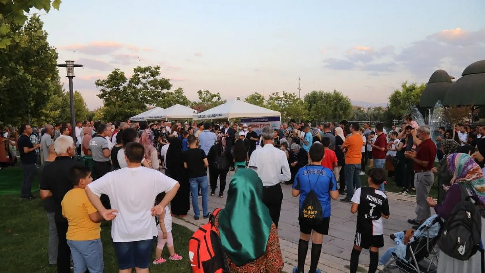 Belediyeden aşure ikramı