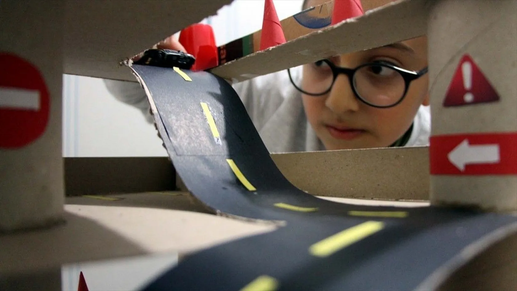 Atık malzemelerle hayallerini gerçekleştiriyorlar