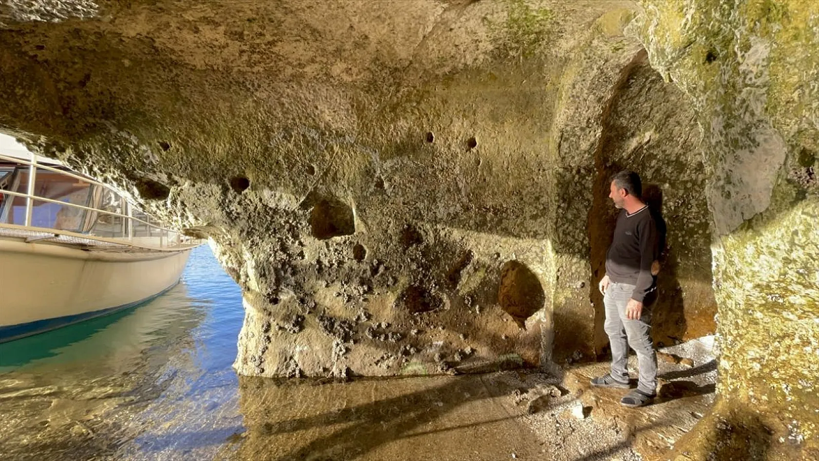 Kuraklık, Keban Barajı altındaki Hastek Kalesi'nin tüm katlarını ortaya çıkardı