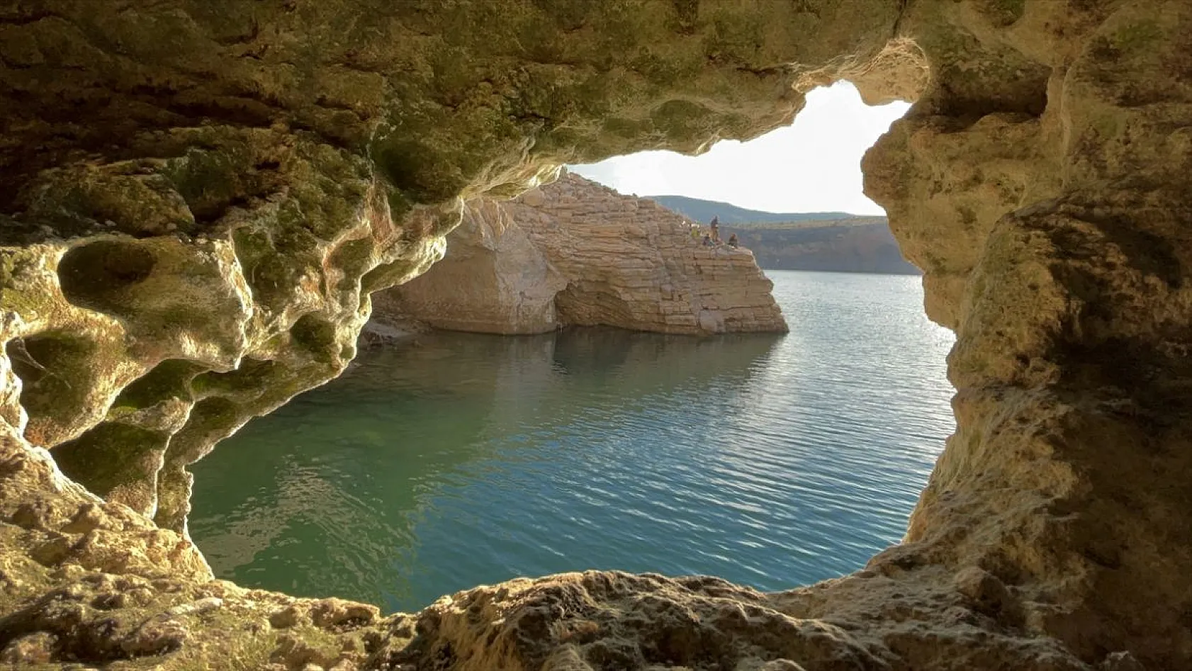 Kuraklık, Keban Barajı altındaki Hastek Kalesi'nin tüm katlarını ortaya çıkardı