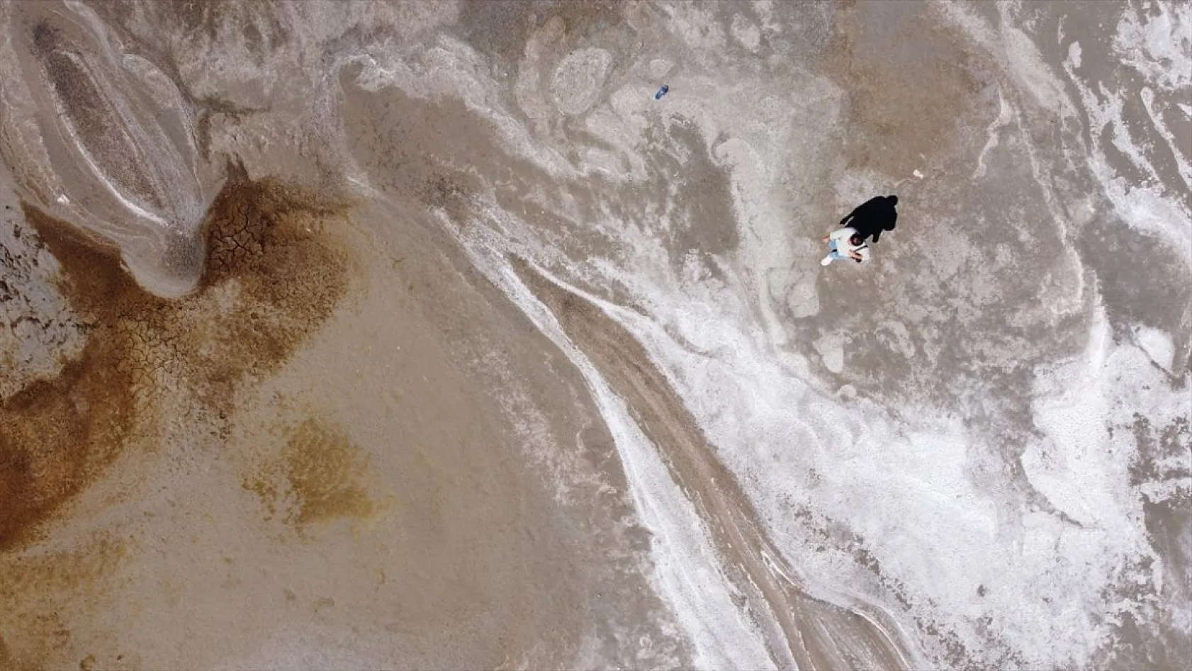 Van Gölü'ndeki çekilme sürüyor