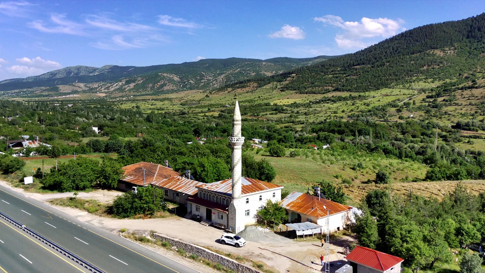Elazığ'da ağaçlandırma çalışmaları sürüyor