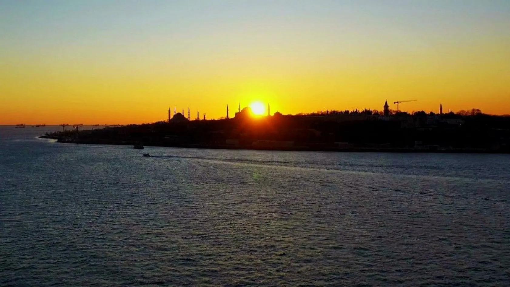 Ayasofya'da gün batımı eşsiz görüntüler oluşturdu