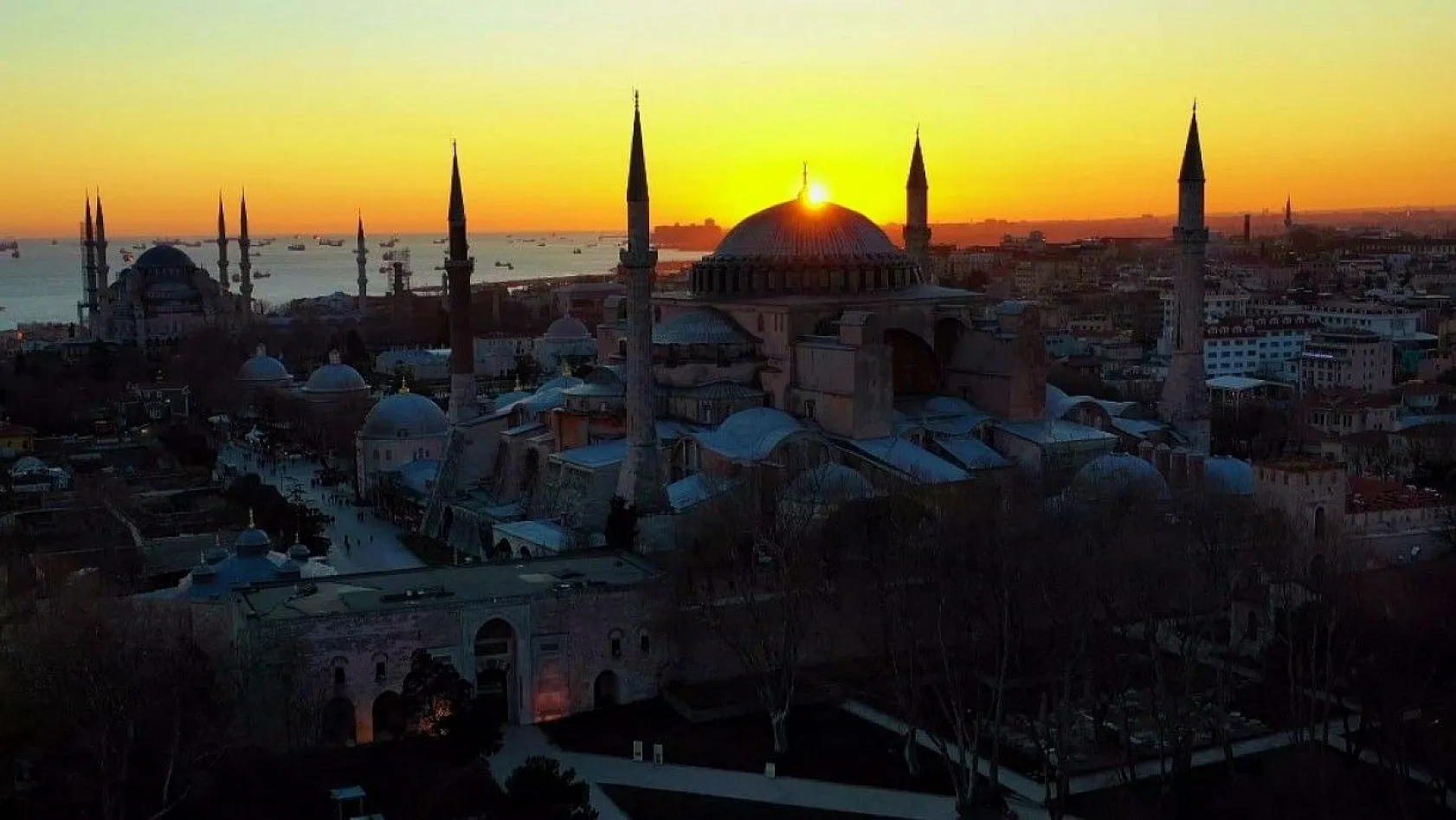 Ayasofya'da gün batımı eşsiz görüntüler oluşturdu