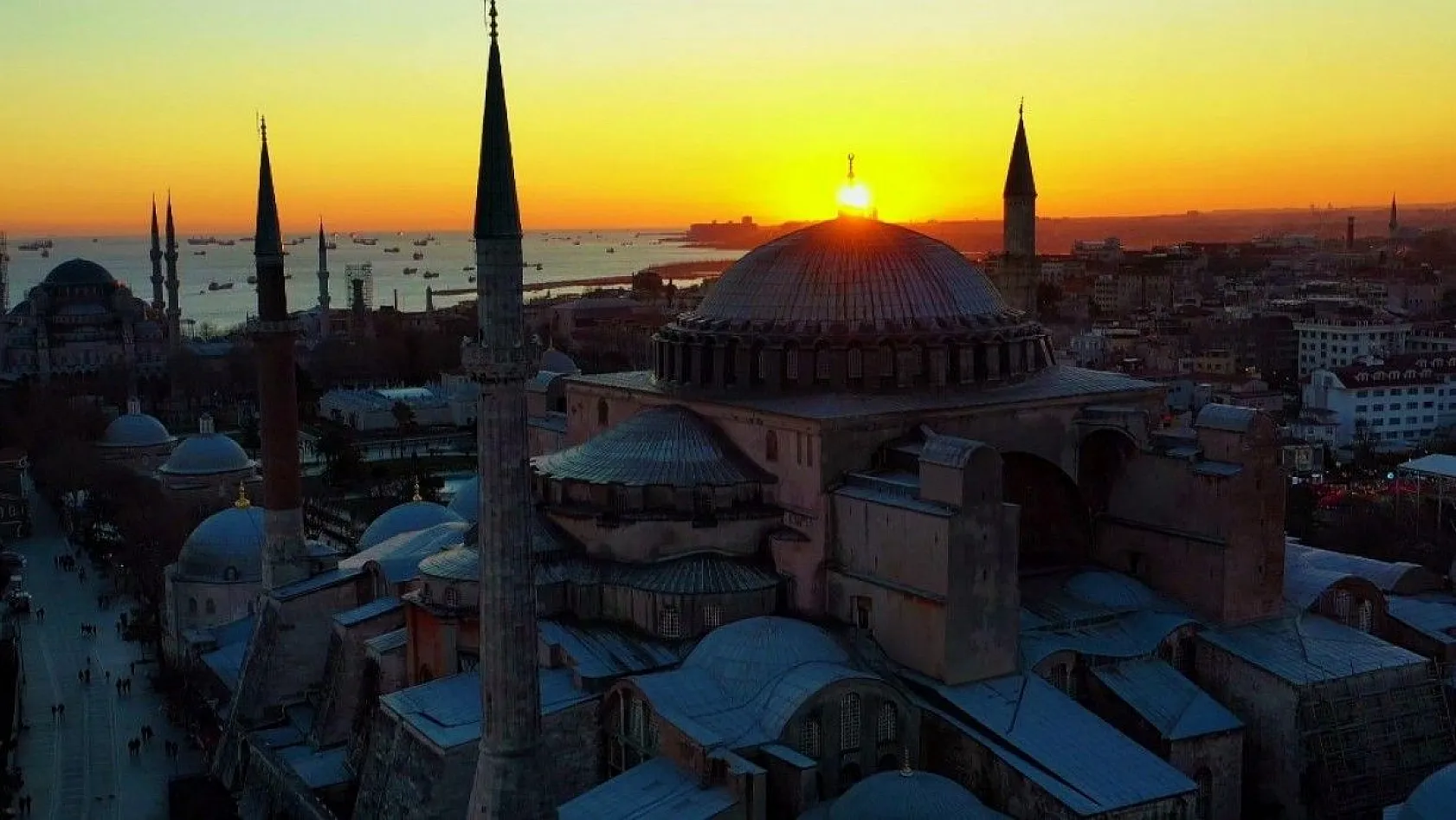 Ayasofya'da gün batımı eşsiz görüntüler oluşturdu