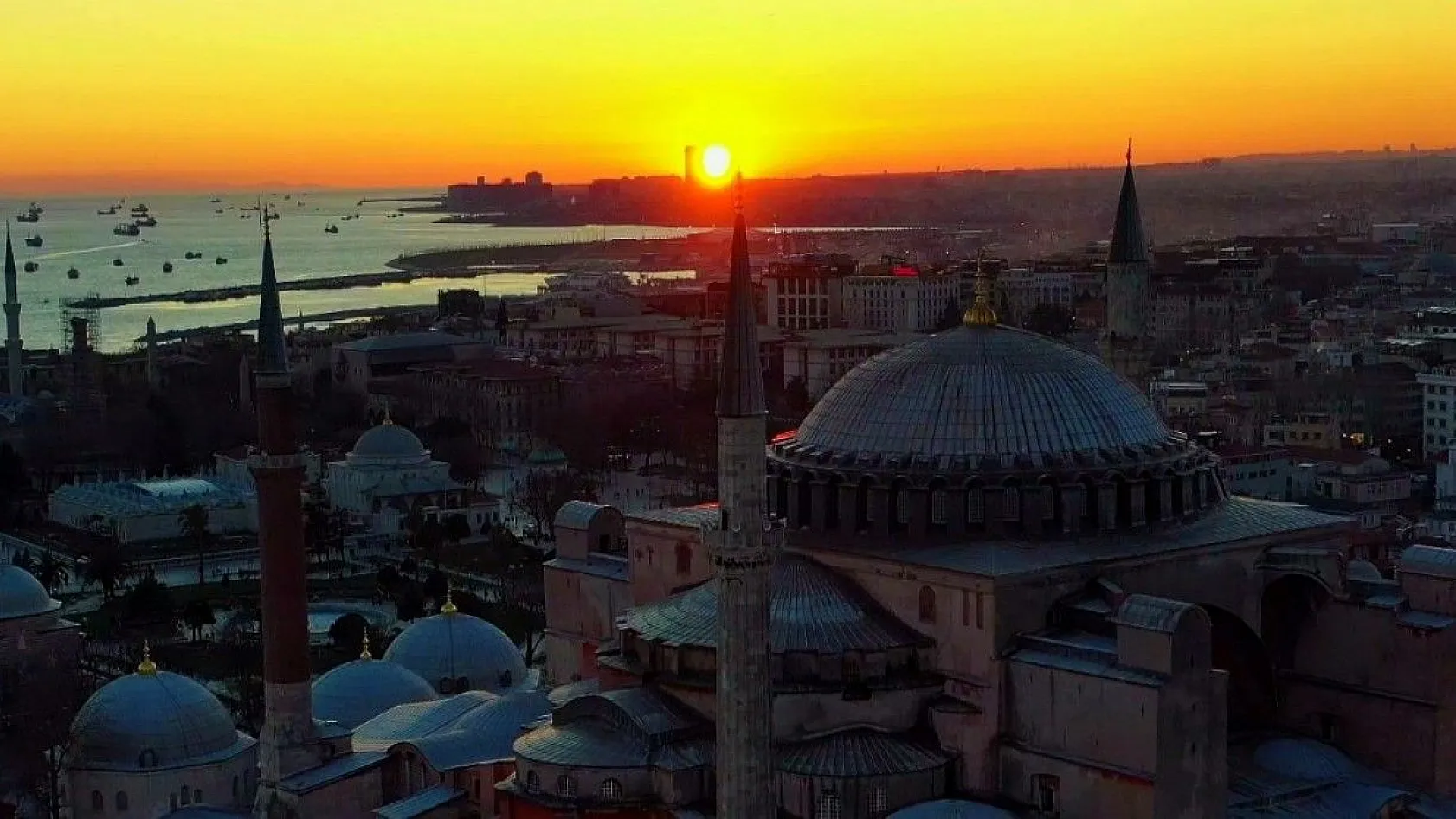 Ayasofya'da gün batımı eşsiz görüntüler oluşturdu