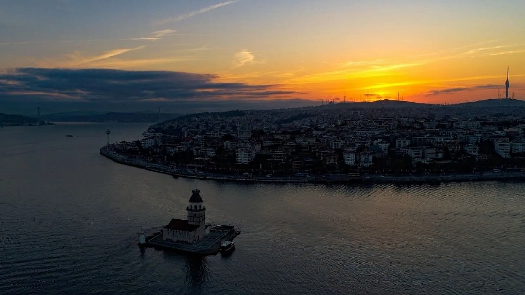 Kız Kulesi'nde hayran bırakan gündoğumu