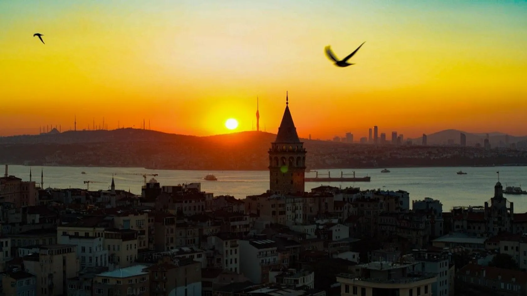 Galata Kulesi'nde eşsiz gün doğumu