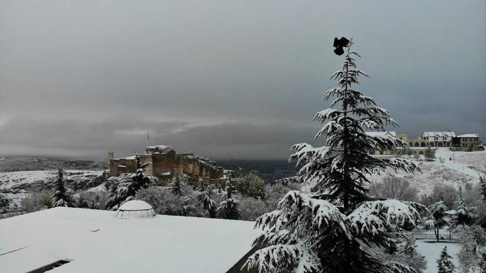 Elazığ'a mevsimin ilk karı yağdı