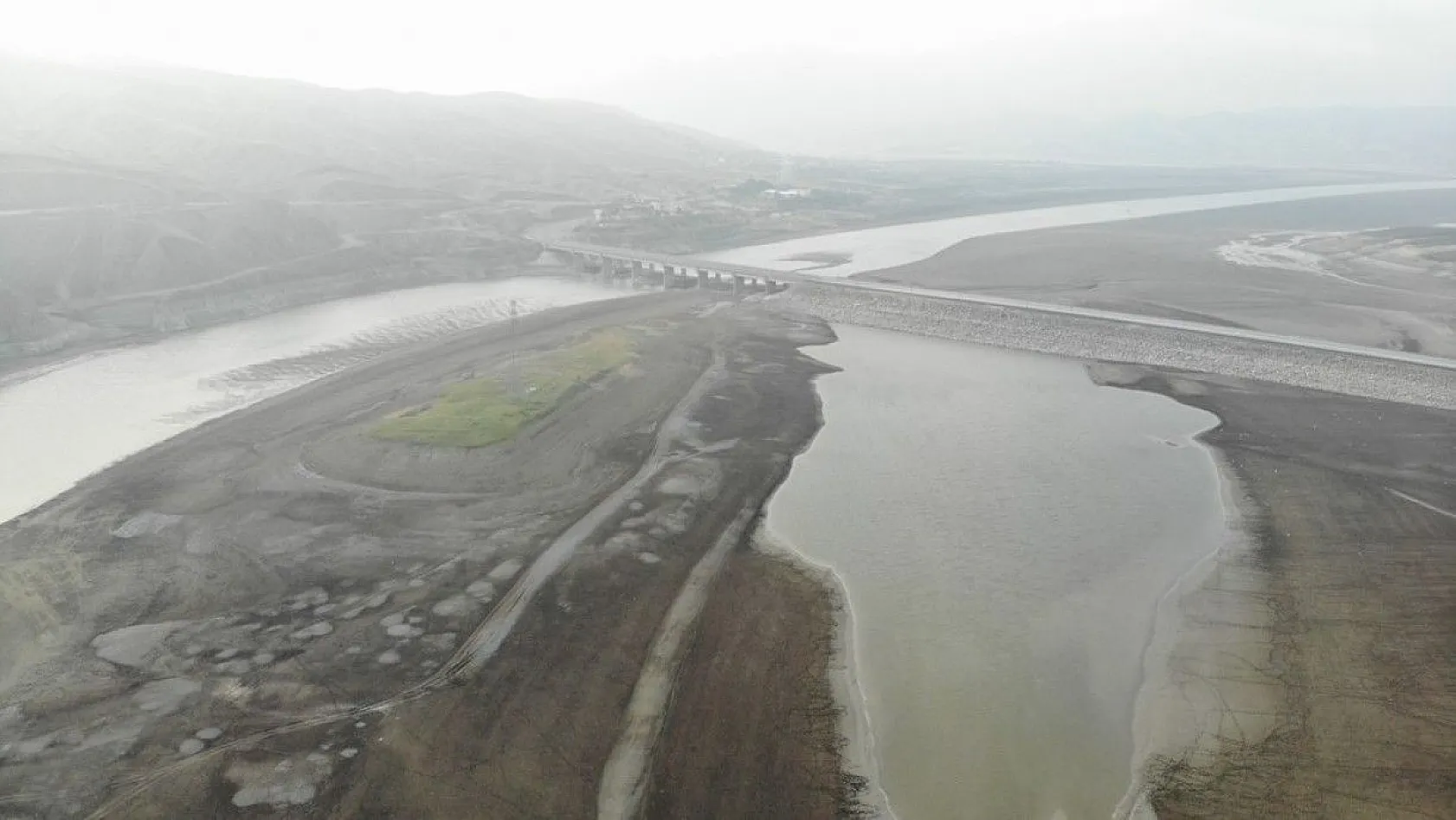 Murat Nehri dereye döndü