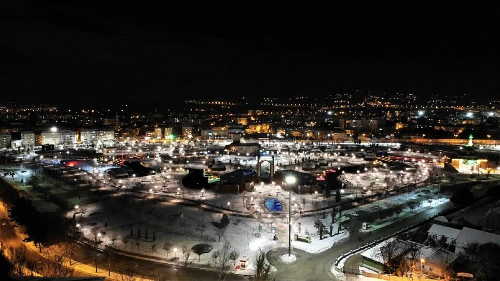 Elazığ'da kar kartpostallık görüntüler oluşturdu