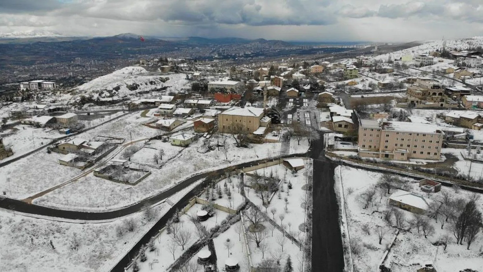 Harput beyaz gelinliğini giydi