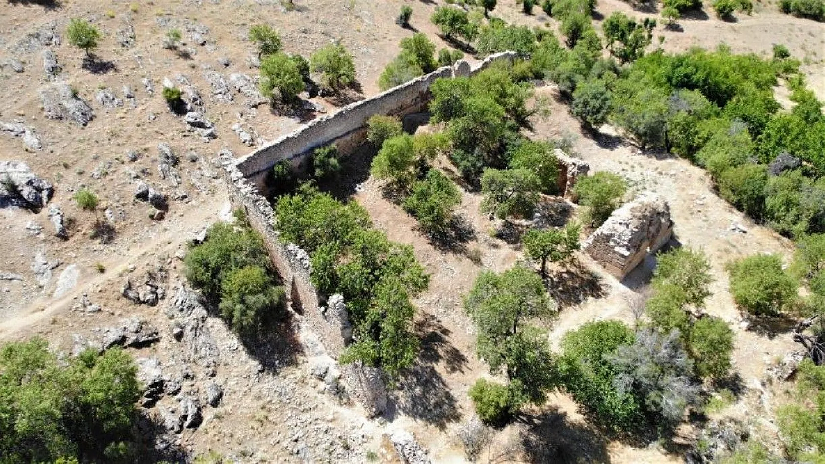 Bu köy, dünyanın dört bir yanından turist ağırlıyor