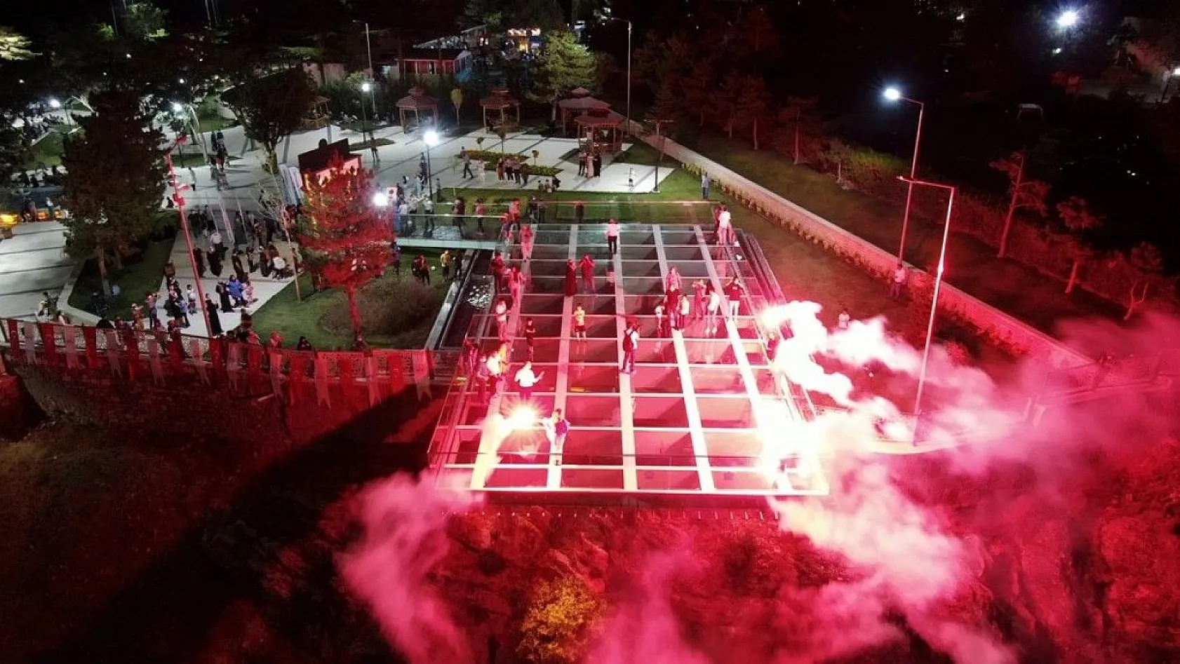 Cam Seyir Terası açıldı