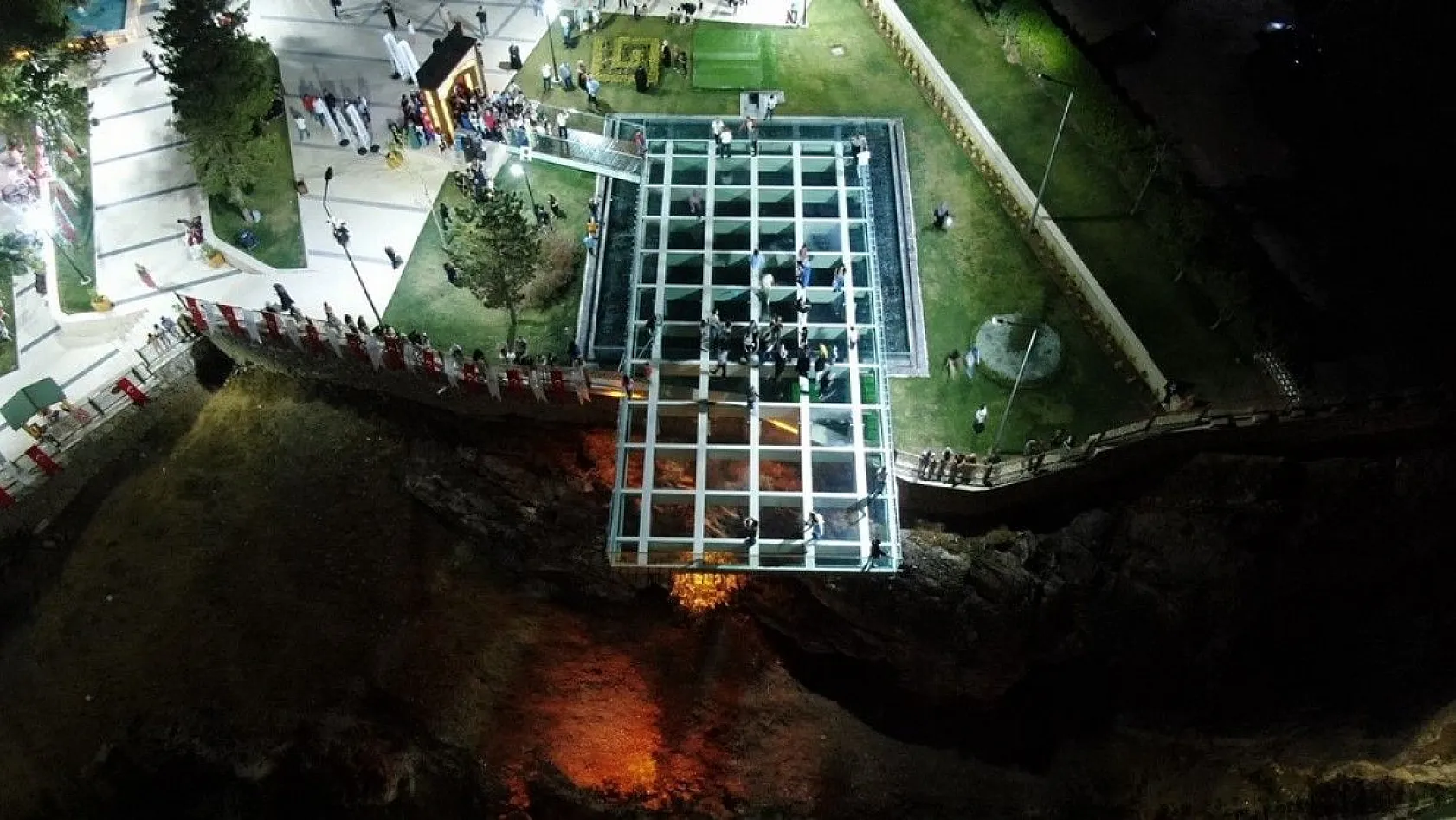 Cam Seyir Terası açıldı