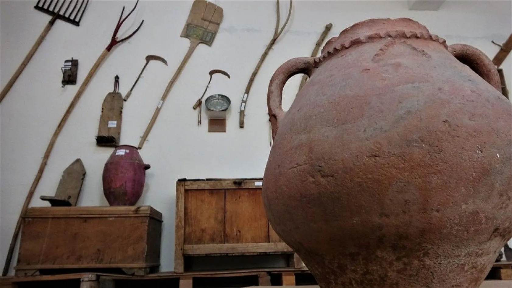 Atıl durumdaki okulu onararak müzeye çevirdiler