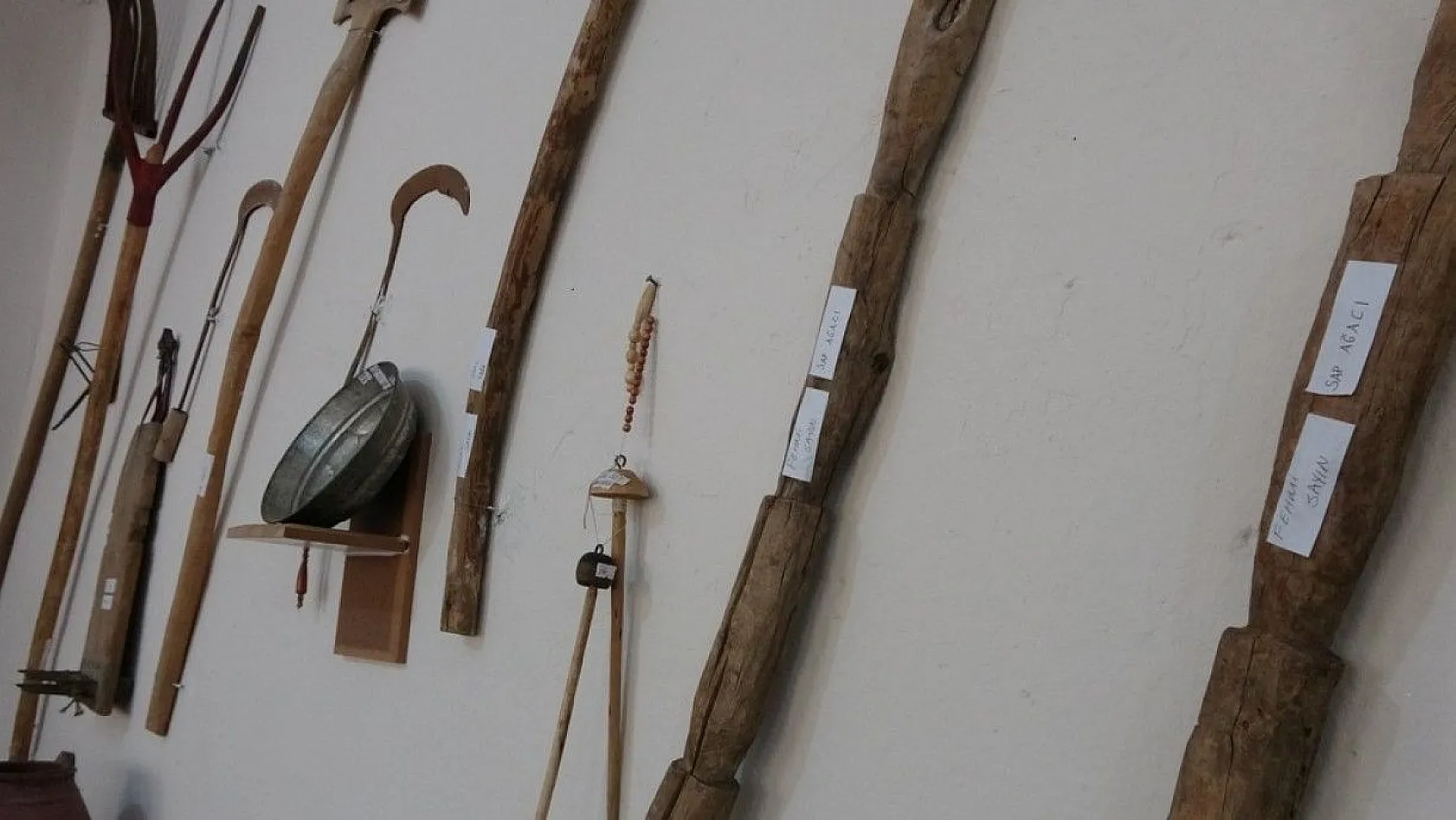 Atıl durumdaki okulu onararak müzeye çevirdiler