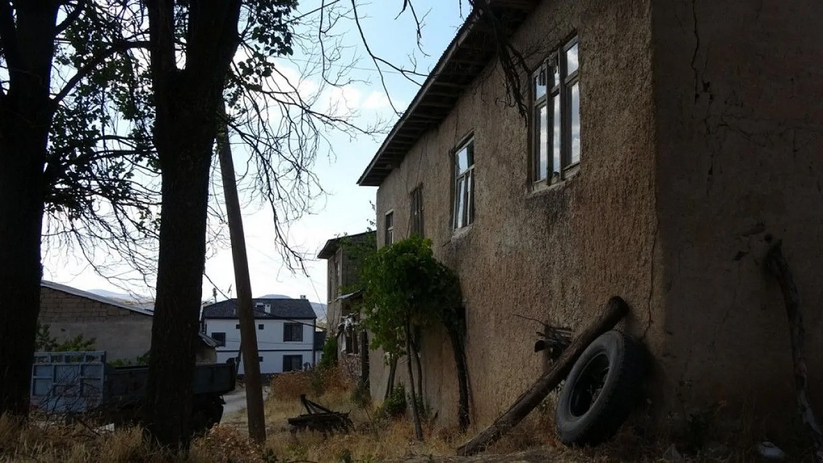 Atıl durumdaki okulu onararak müzeye çevirdiler