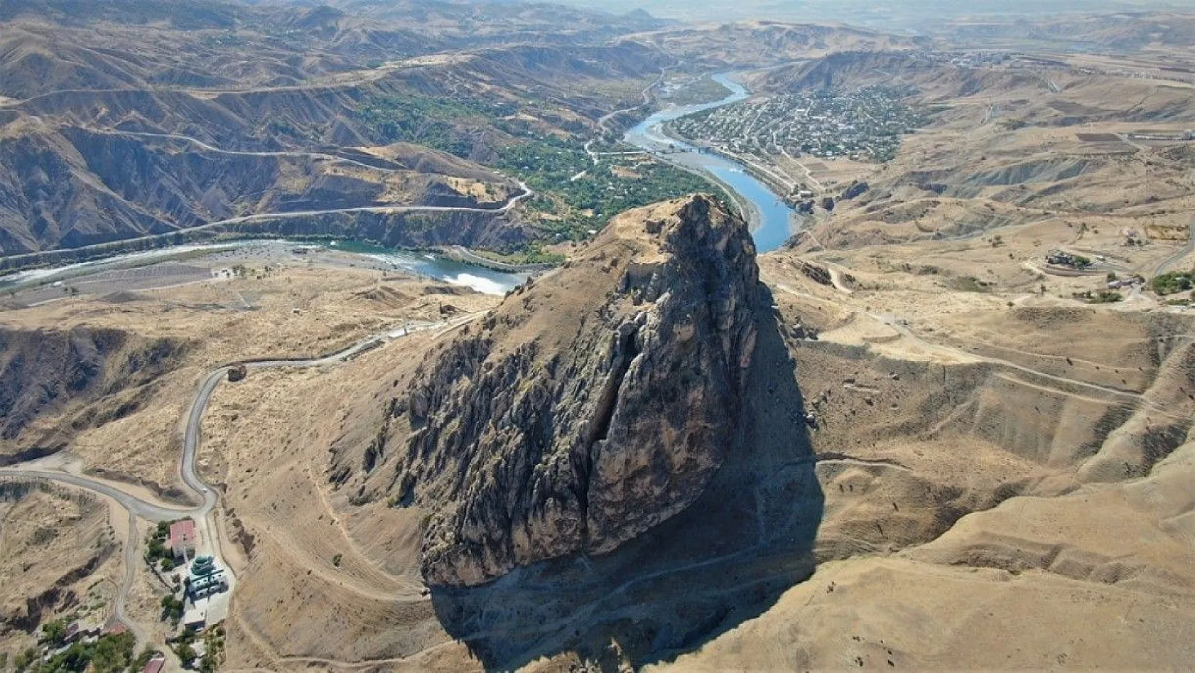 3 bin yıllık taş kitabe ilk günkü ihtişamını koruyor