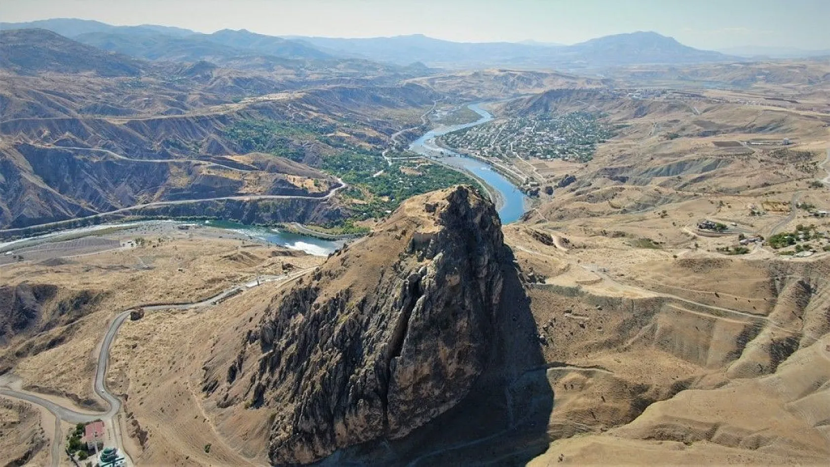 3 bin yıllık taş kitabe ilk günkü ihtişamını koruyor