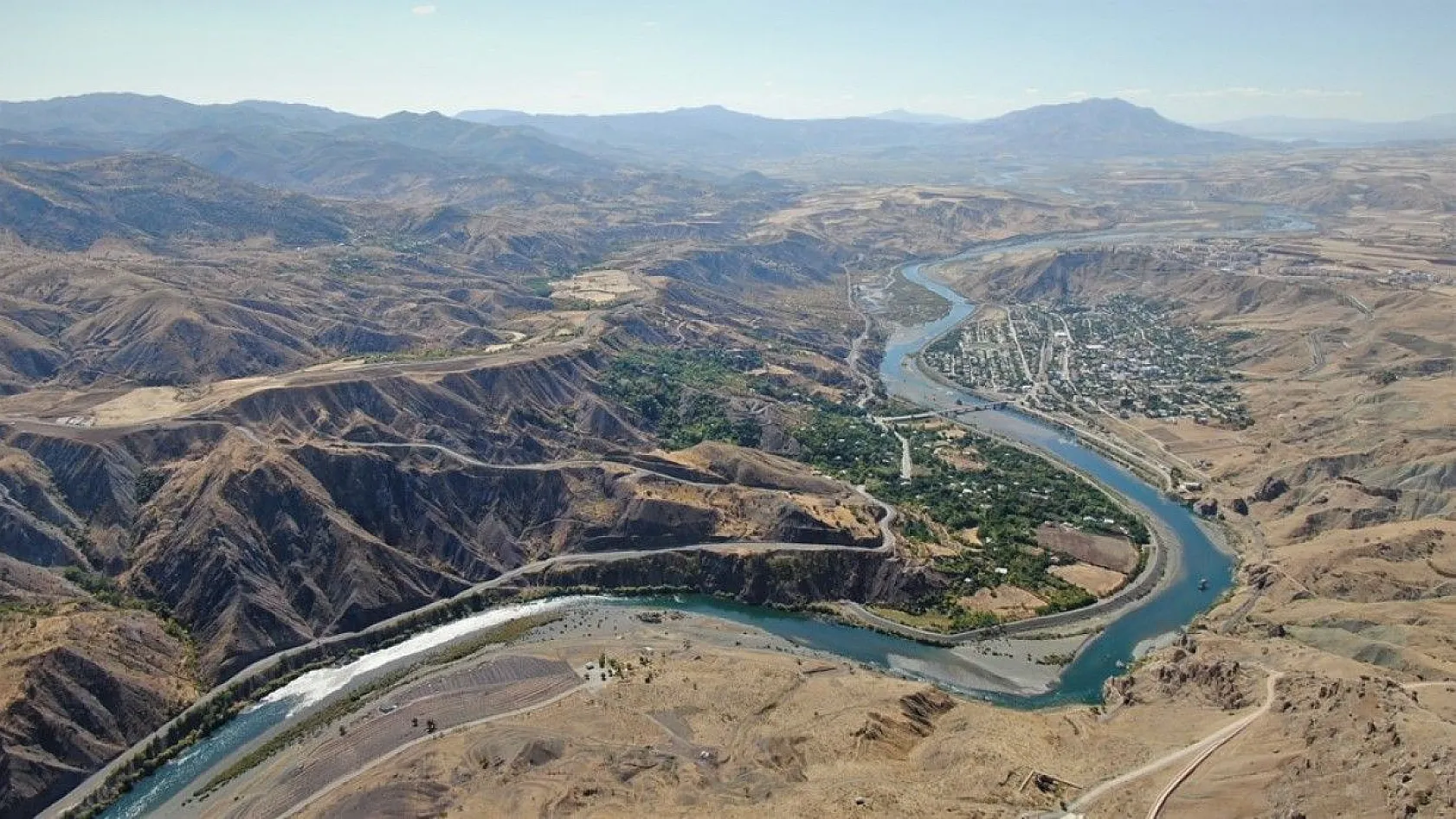 3 bin yıllık taş kitabe ilk günkü ihtişamını koruyor