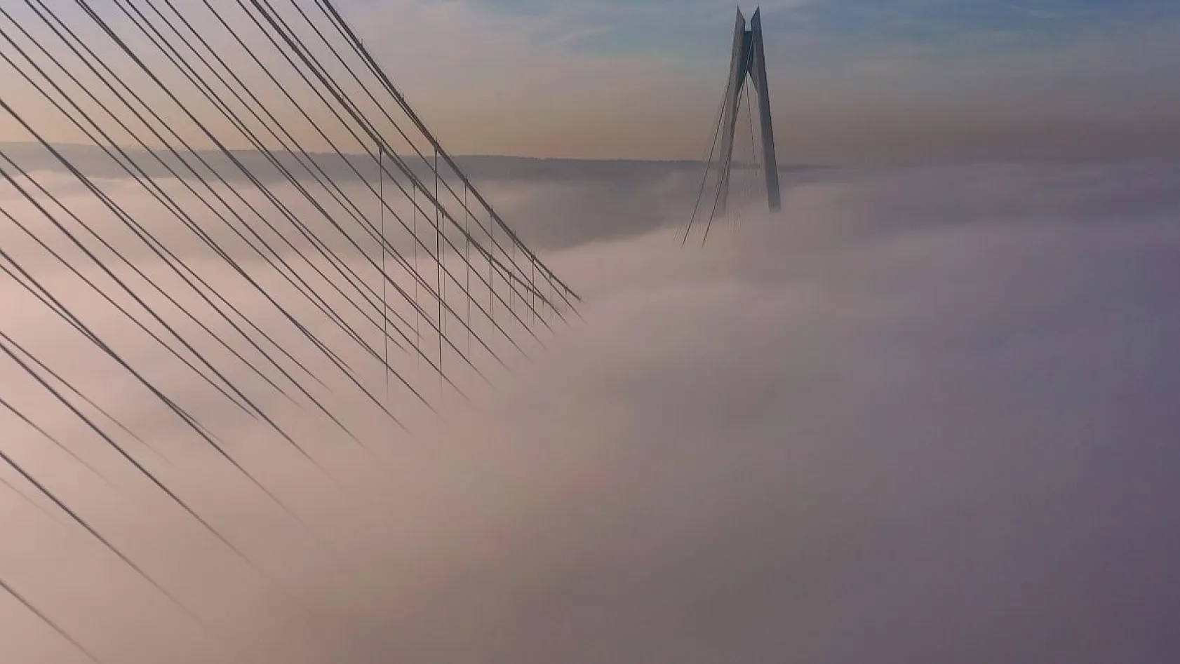 Yavuz Sultan Selim Köprüsü bulutların üstünde