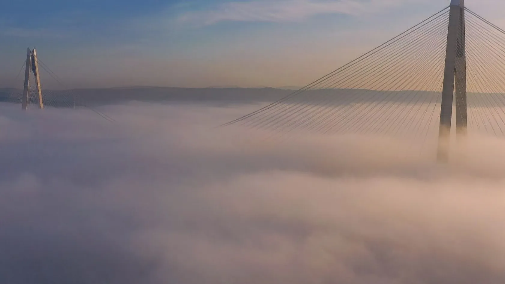 Yavuz Sultan Selim Köprüsü bulutların üstünde