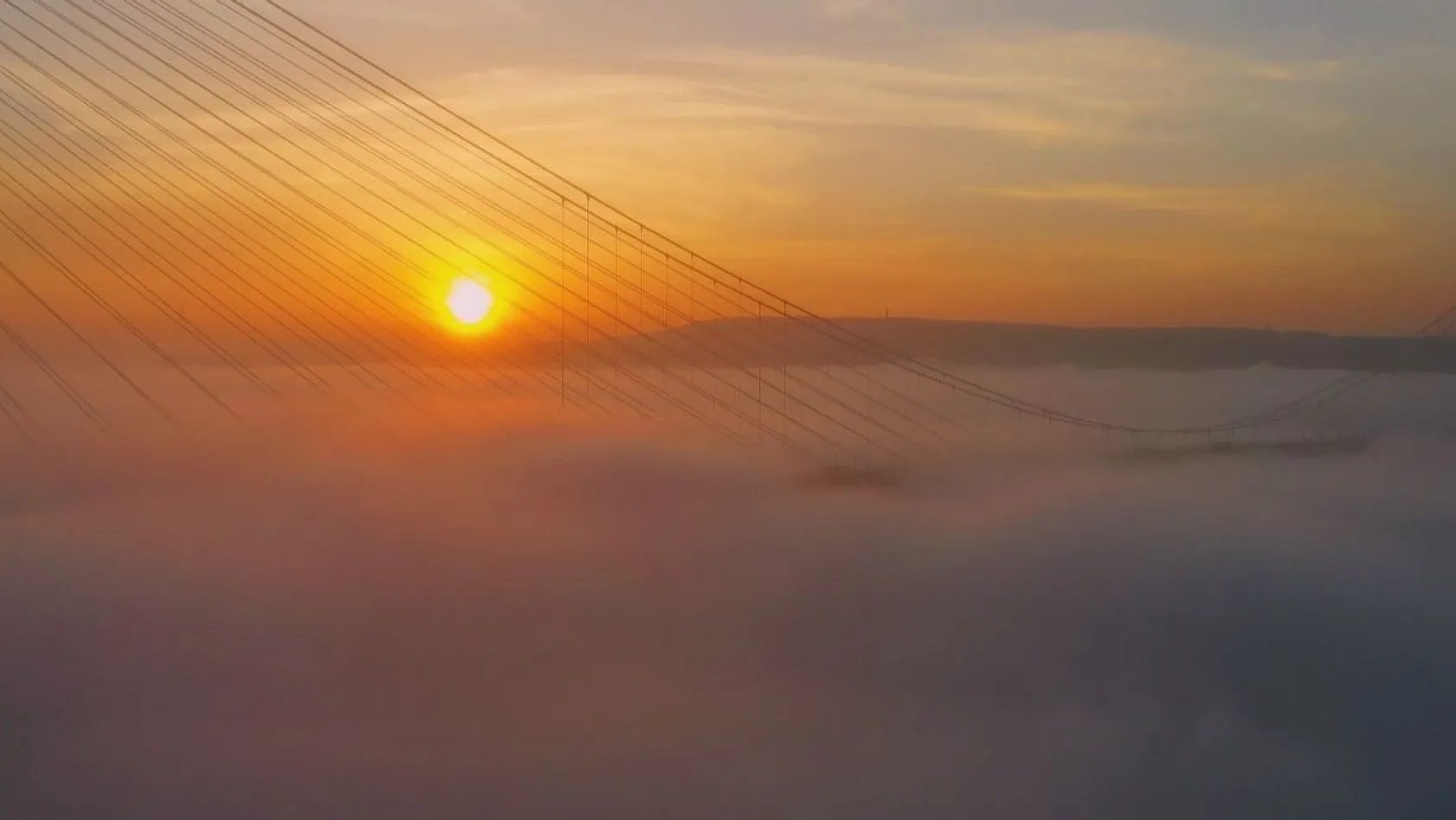 Yavuz Sultan Selim Köprüsü bulutların üstünde