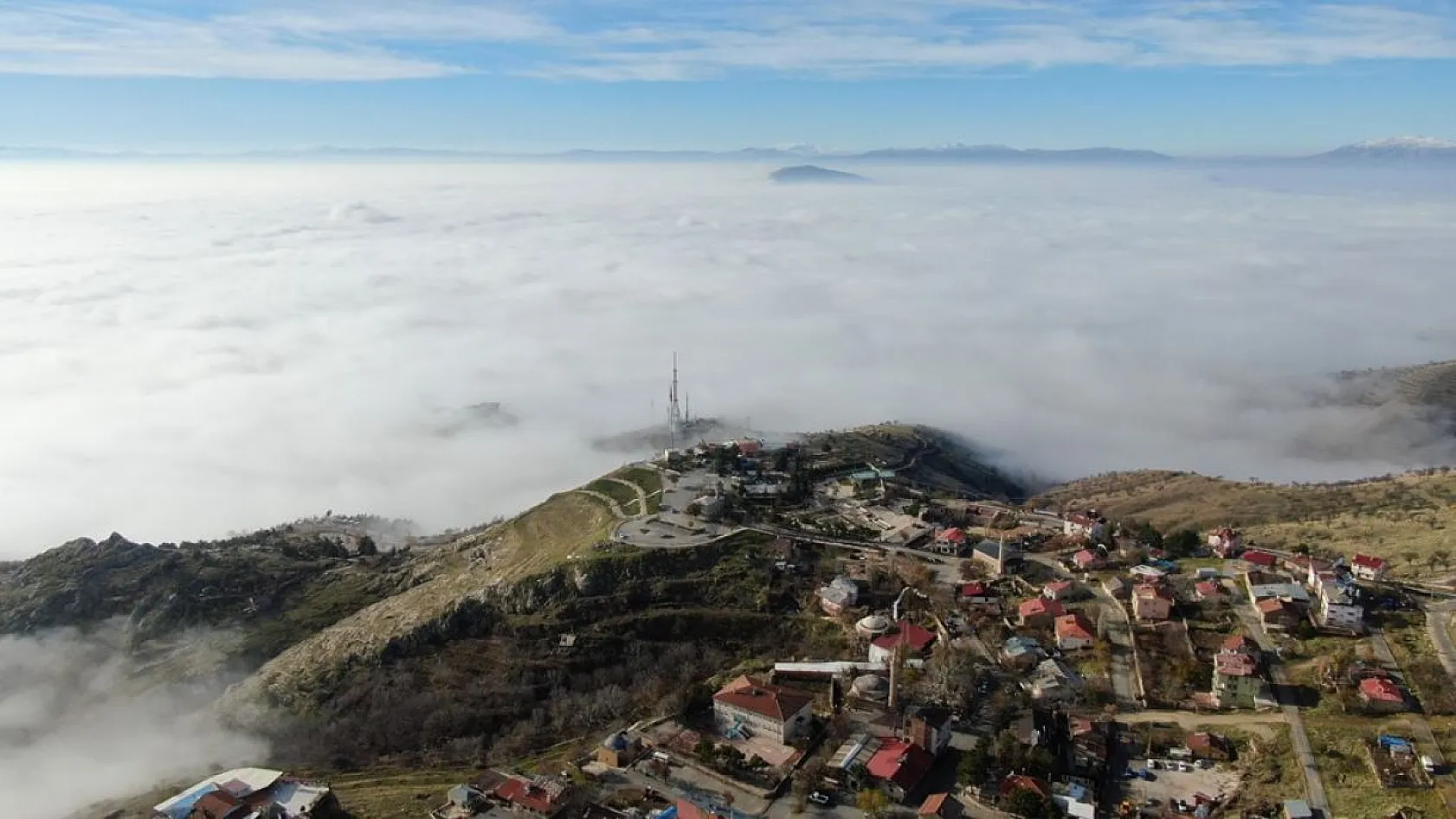 Elazığ sis denizinde kayboldu, eşsiz görüntüler oluştu