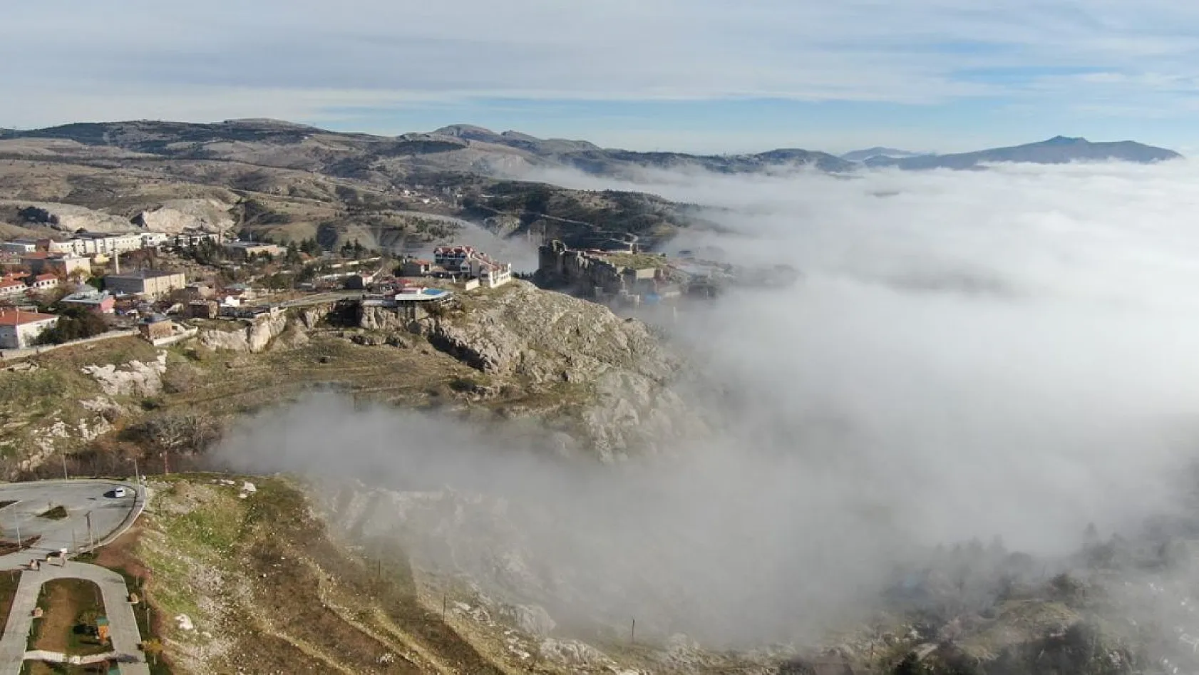 Elazığ sis denizinde kayboldu, eşsiz görüntüler oluştu