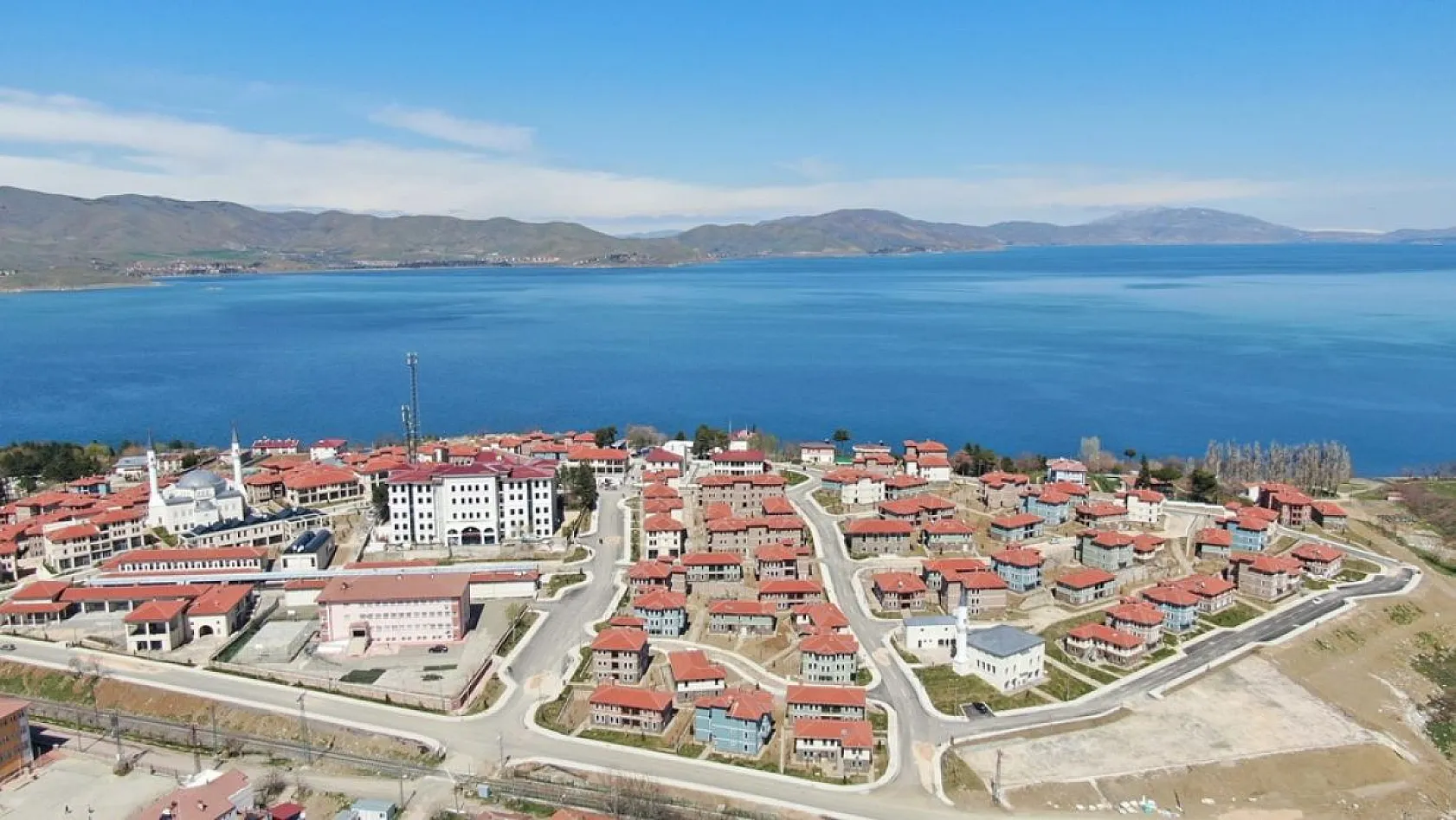 305 konut, 86 iş yeri tamamlandı