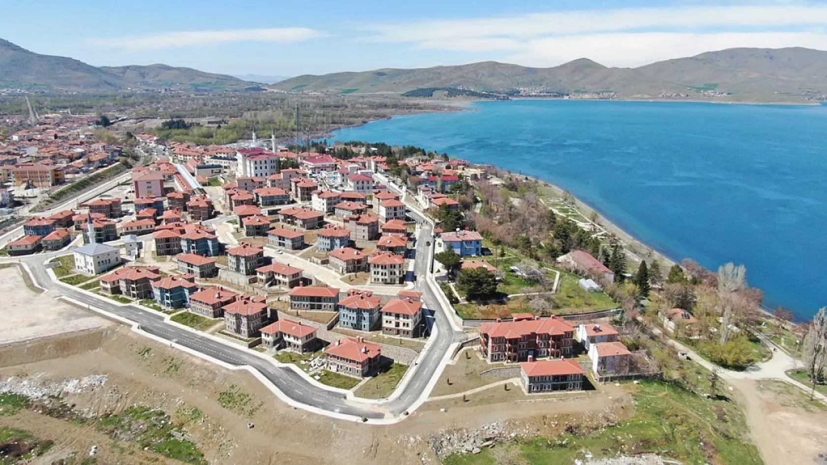 305 konut, 86 iş yeri tamamlandı