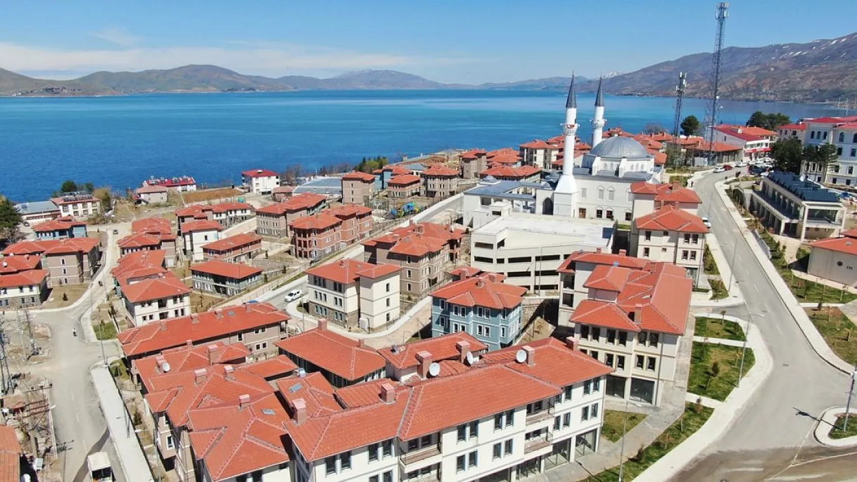 305 konut, 86 iş yeri tamamlandı