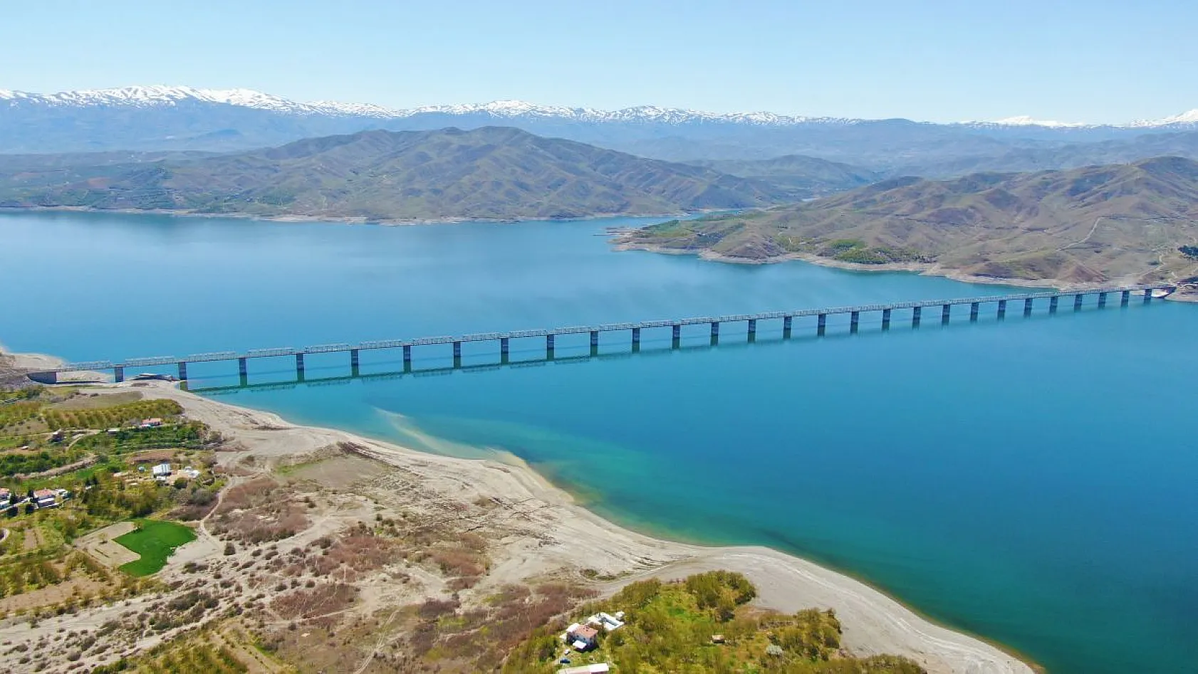 Türkiye'nin en uzun demiryolu köprüsü Elazığ'da
