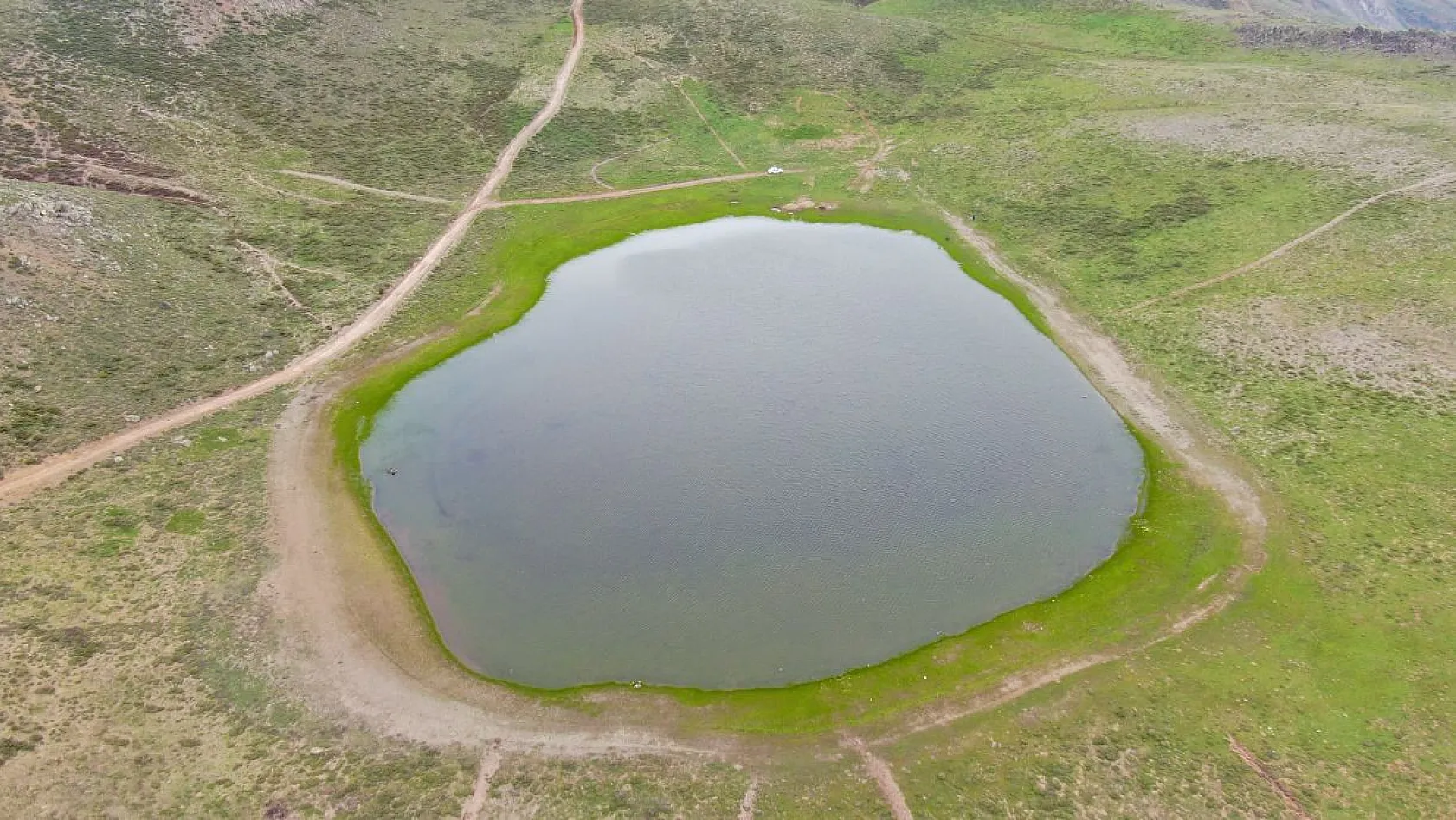 Kuruyan Bervi Gölü yağışlarla yeniden canlandı