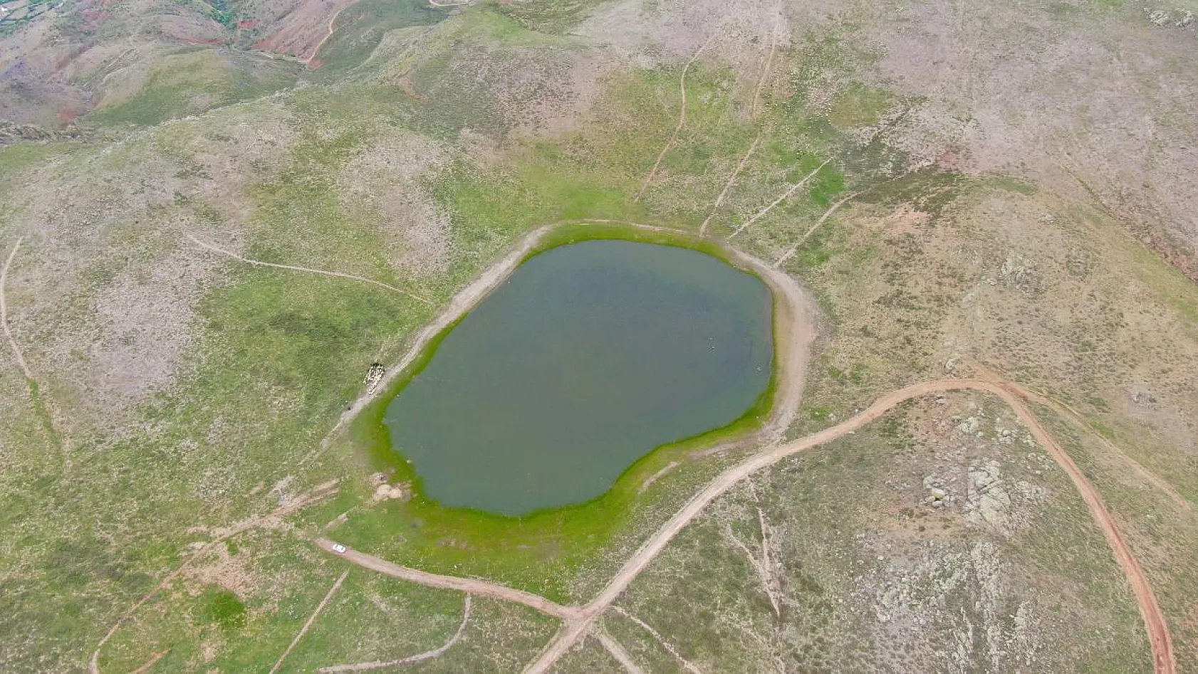 Kuruyan Bervi Gölü yağışlarla yeniden canlandı