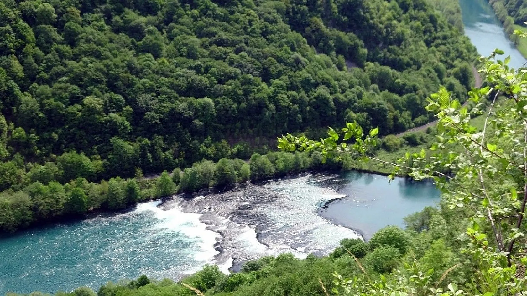 Bosna-Hersek'te ilkbahar güzelliği