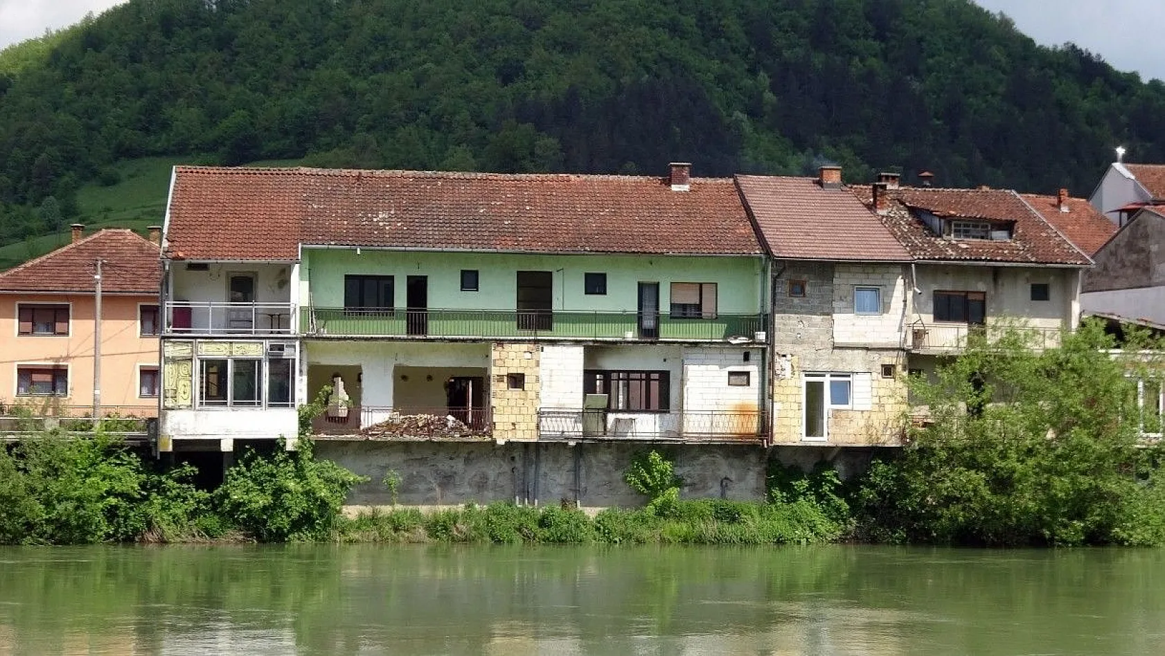 Bosna-Hersek'te ilkbahar güzelliği