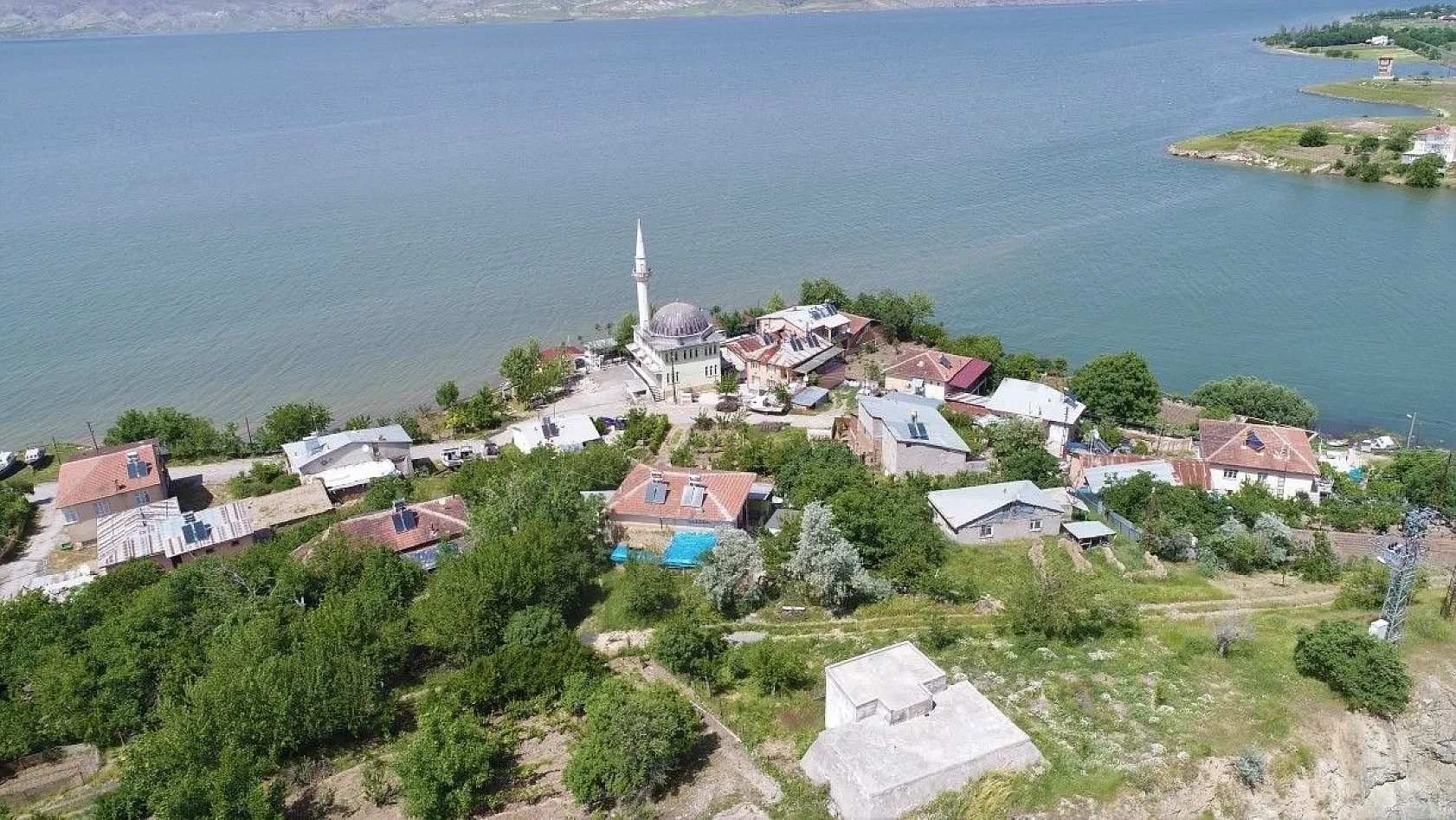 Aşağı İçme köyü eşsiz manzaraya büründü