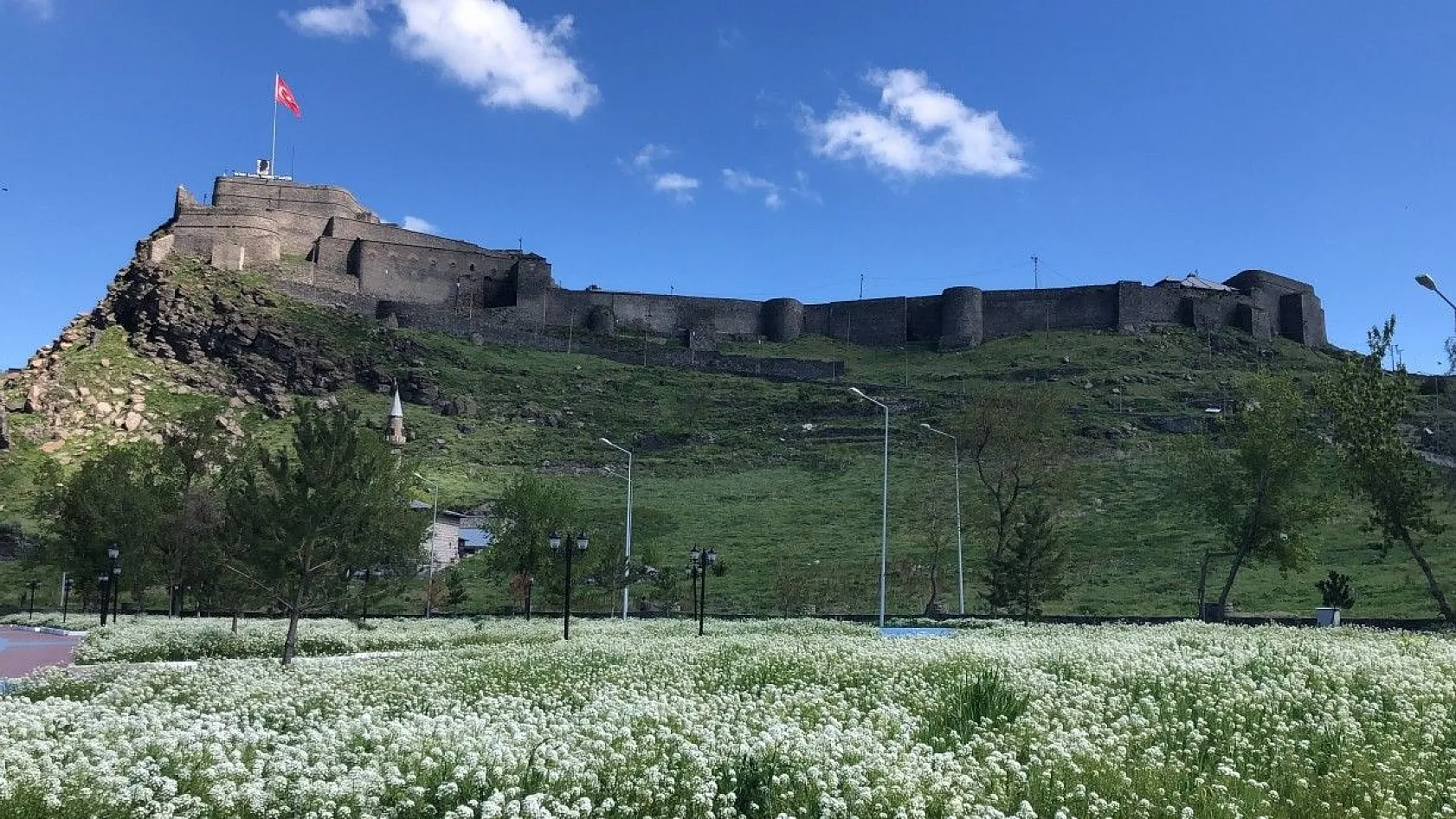 Kars'ta kartpostalık bahar görüntüleri